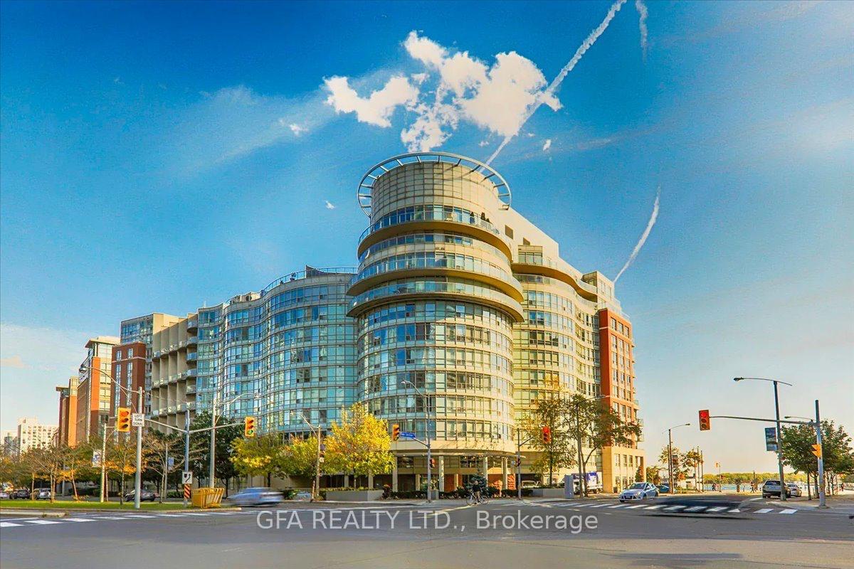 Front of Unit 318, 550 Queens Quay W