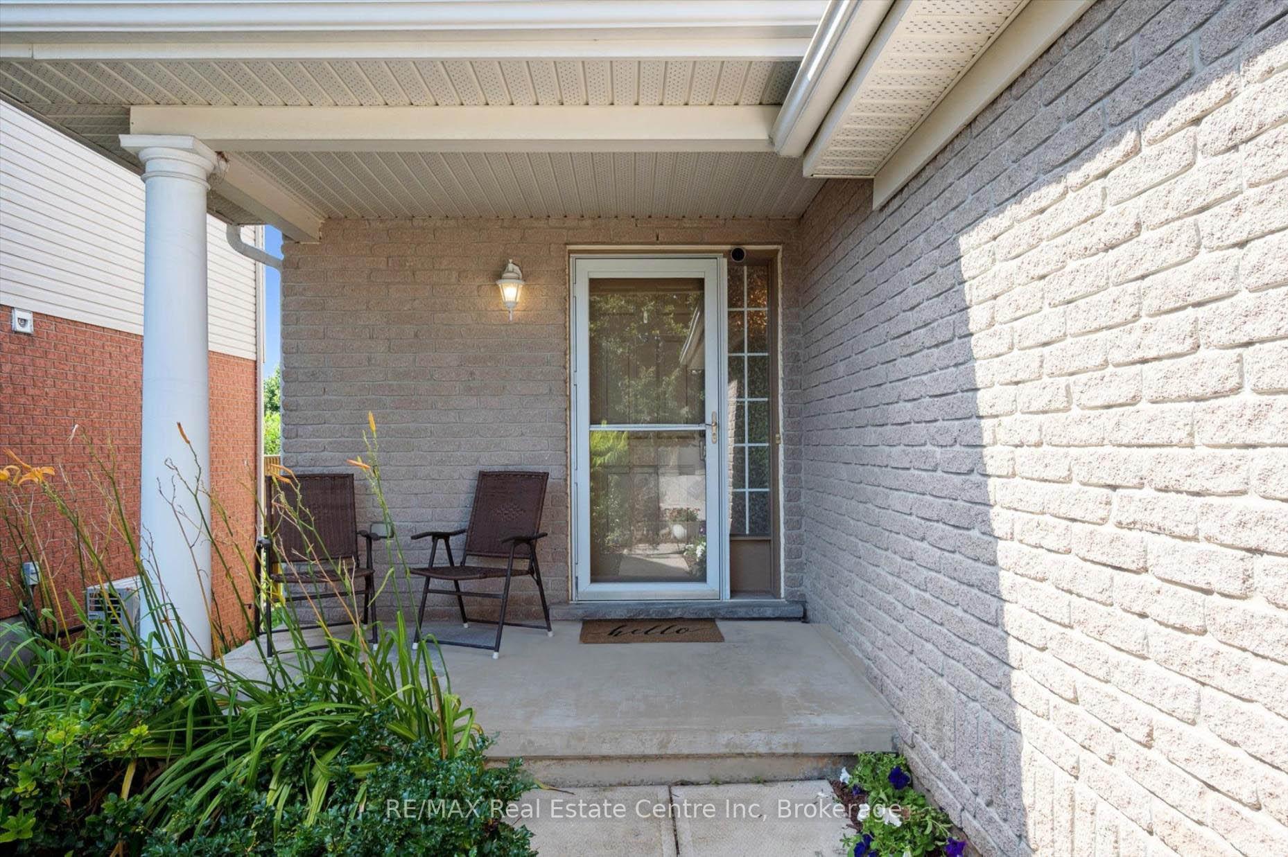 Photo 2 of 10 Eugene Drive, Guelph, Pineridge/Westminster Woods — HOMEH