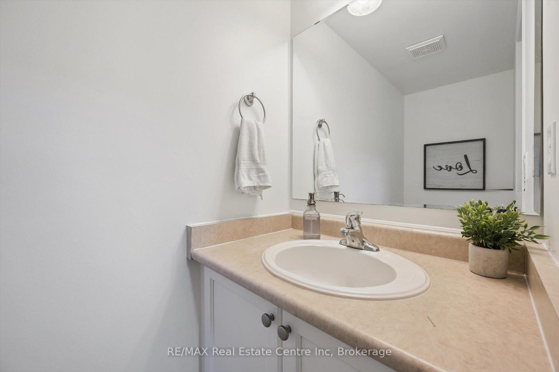 Photo 10 of 10 Eugene Drive, Guelph, Pineridge/Westminster Woods — HOMEH