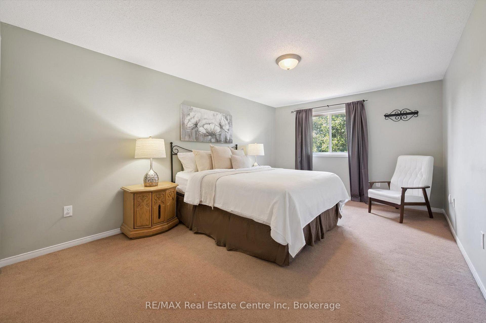 Photo 11 of 10 Eugene Drive, Guelph, Pineridge/Westminster Woods — HOMEH