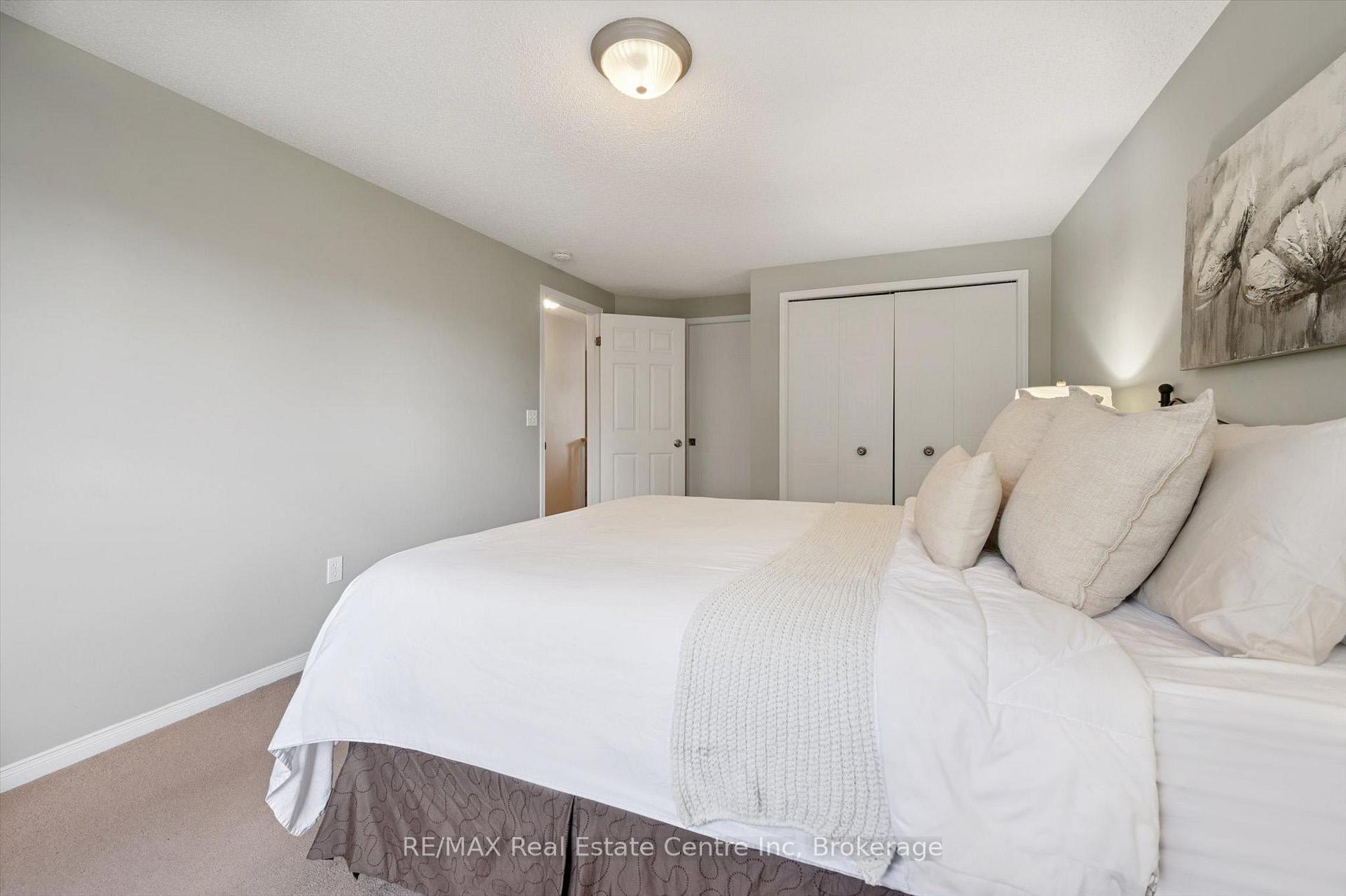 Photo 12 of 10 Eugene Drive, Guelph, Pineridge/Westminster Woods — HOMEH