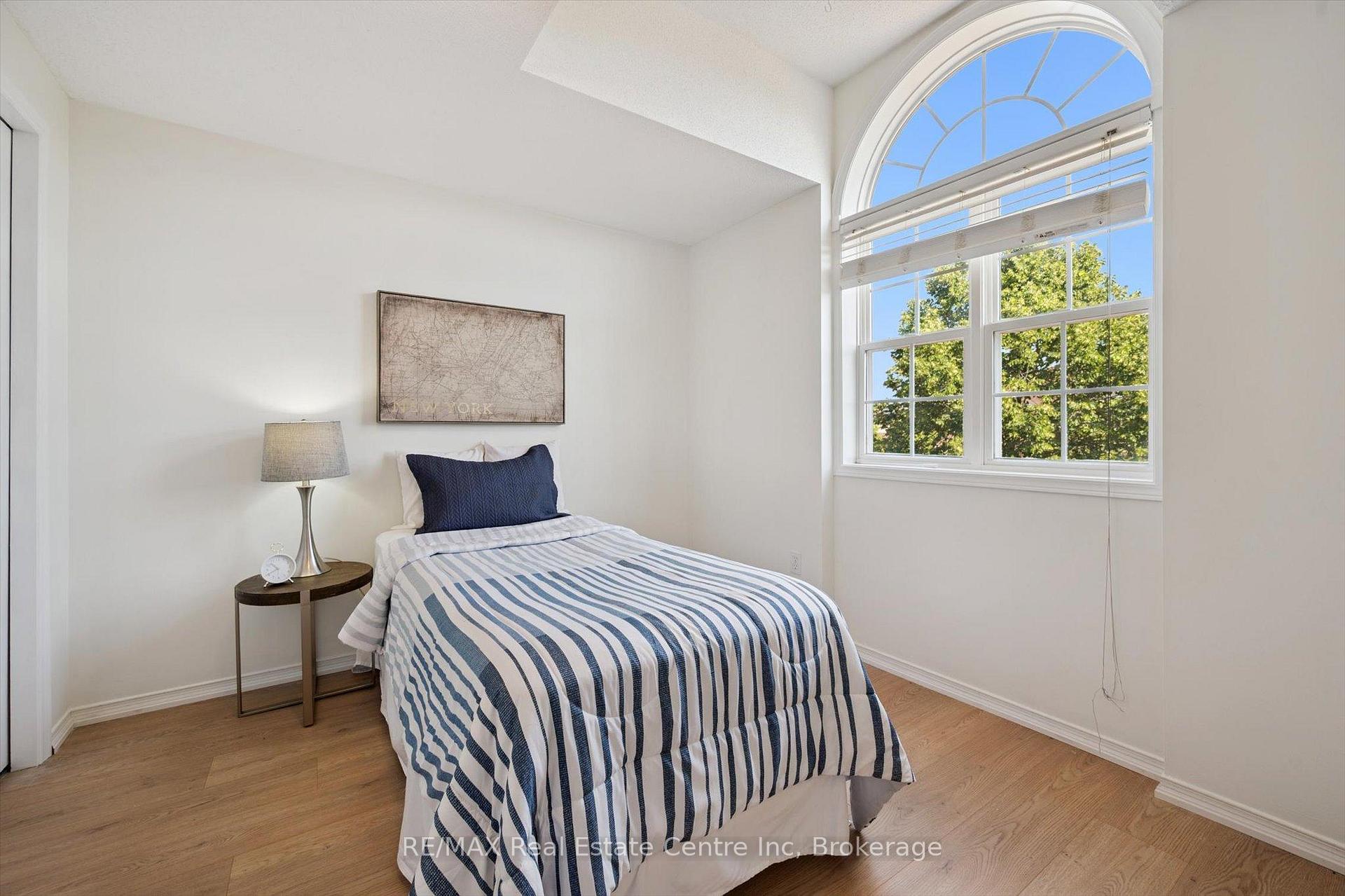 Photo 15 of 10 Eugene Drive, Guelph, Pineridge/Westminster Woods — HOMEH