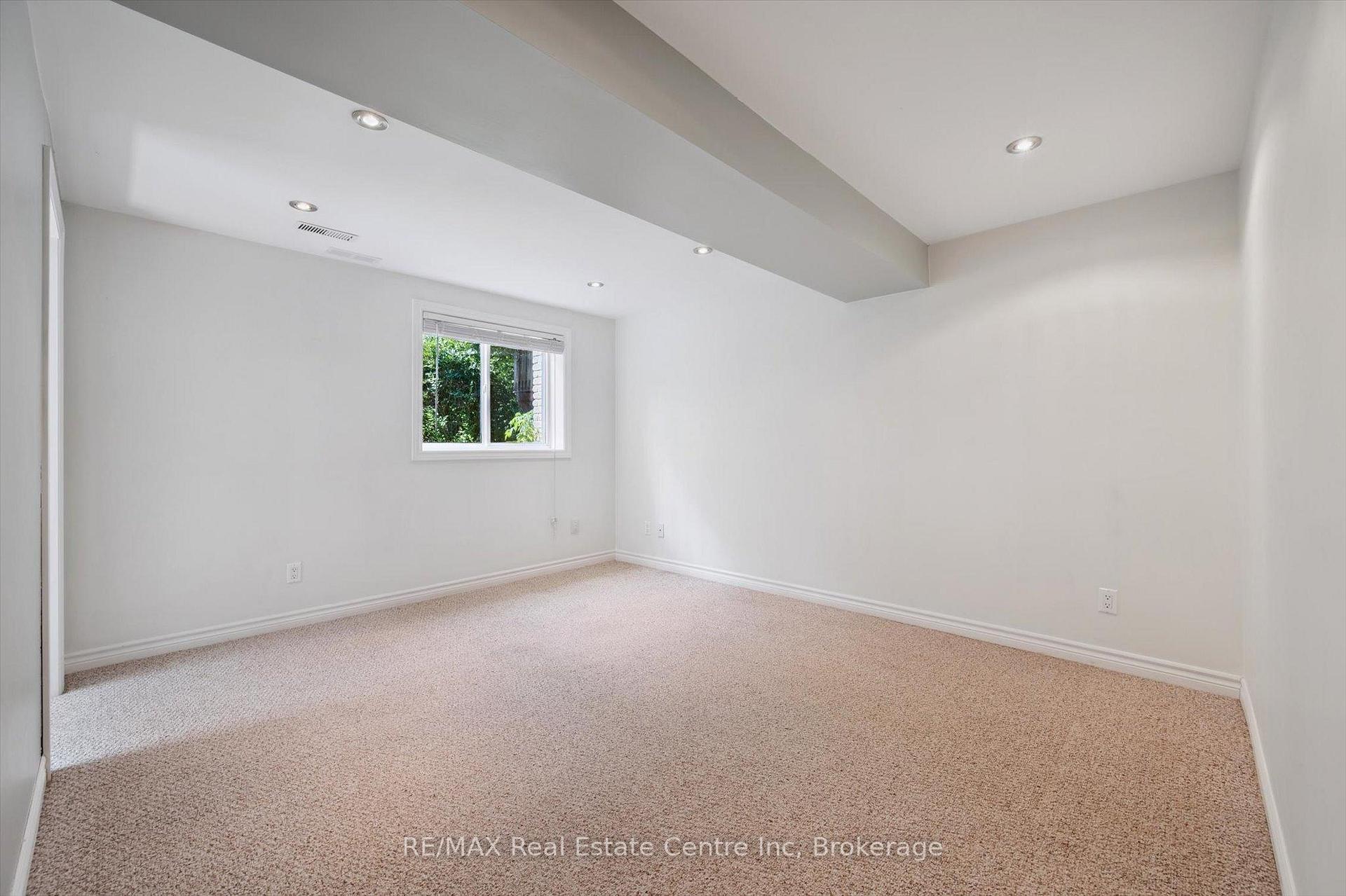 Photo 17 of 10 Eugene Drive, Guelph, Pineridge/Westminster Woods — HOMEH