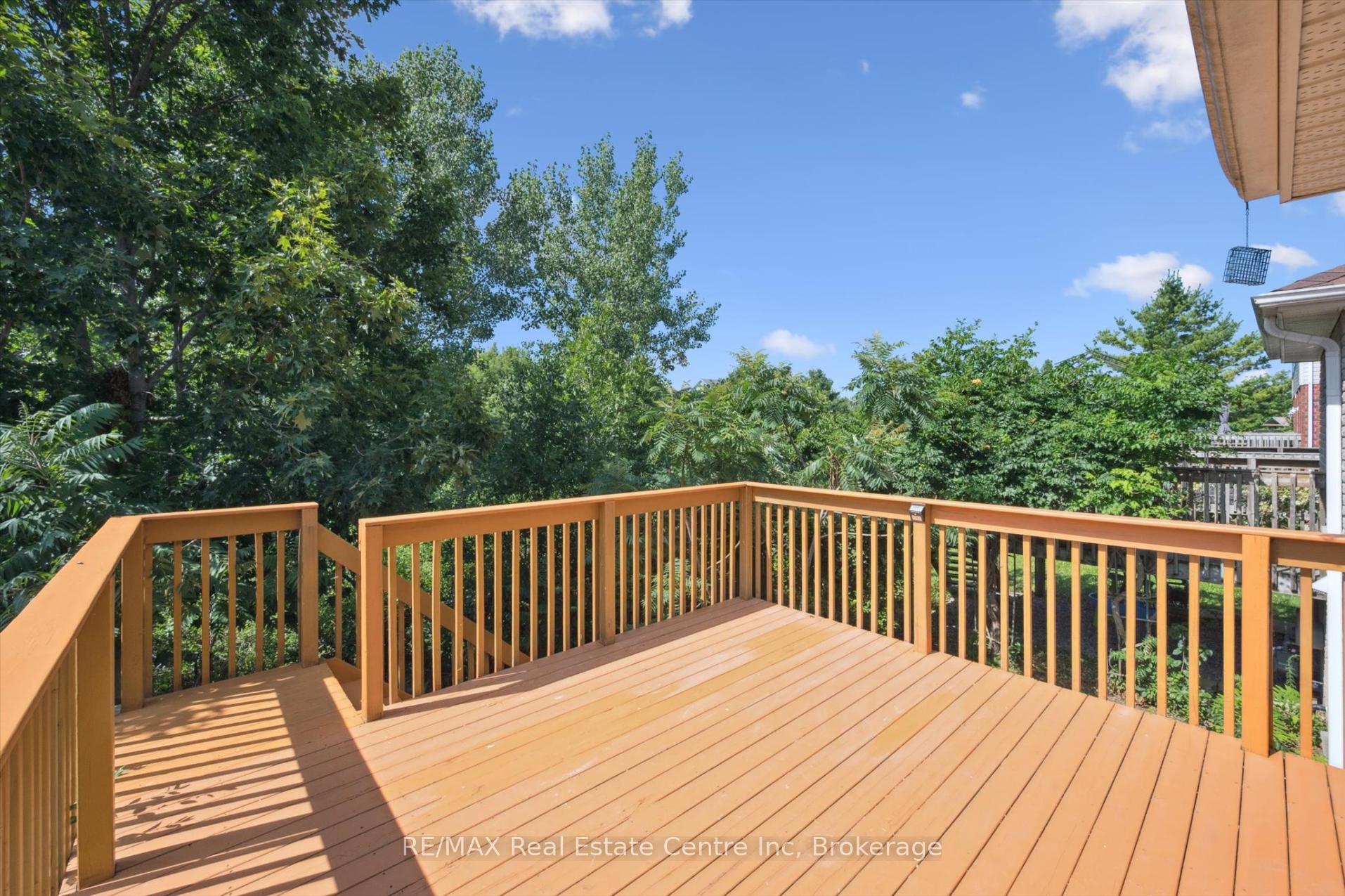 Photo 20 of 10 Eugene Drive, Guelph, Pineridge/Westminster Woods — HOMEH