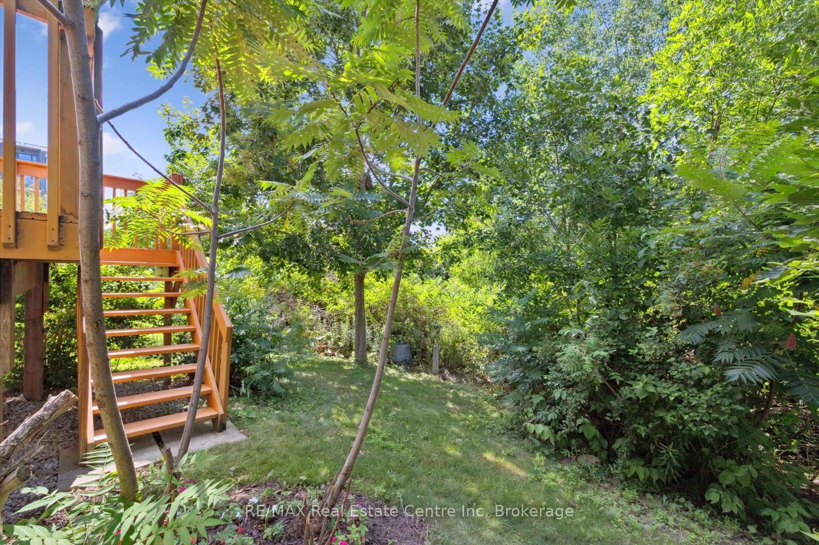Photo 22 of 10 Eugene Drive, Guelph, Pineridge/Westminster Woods — HOMEH