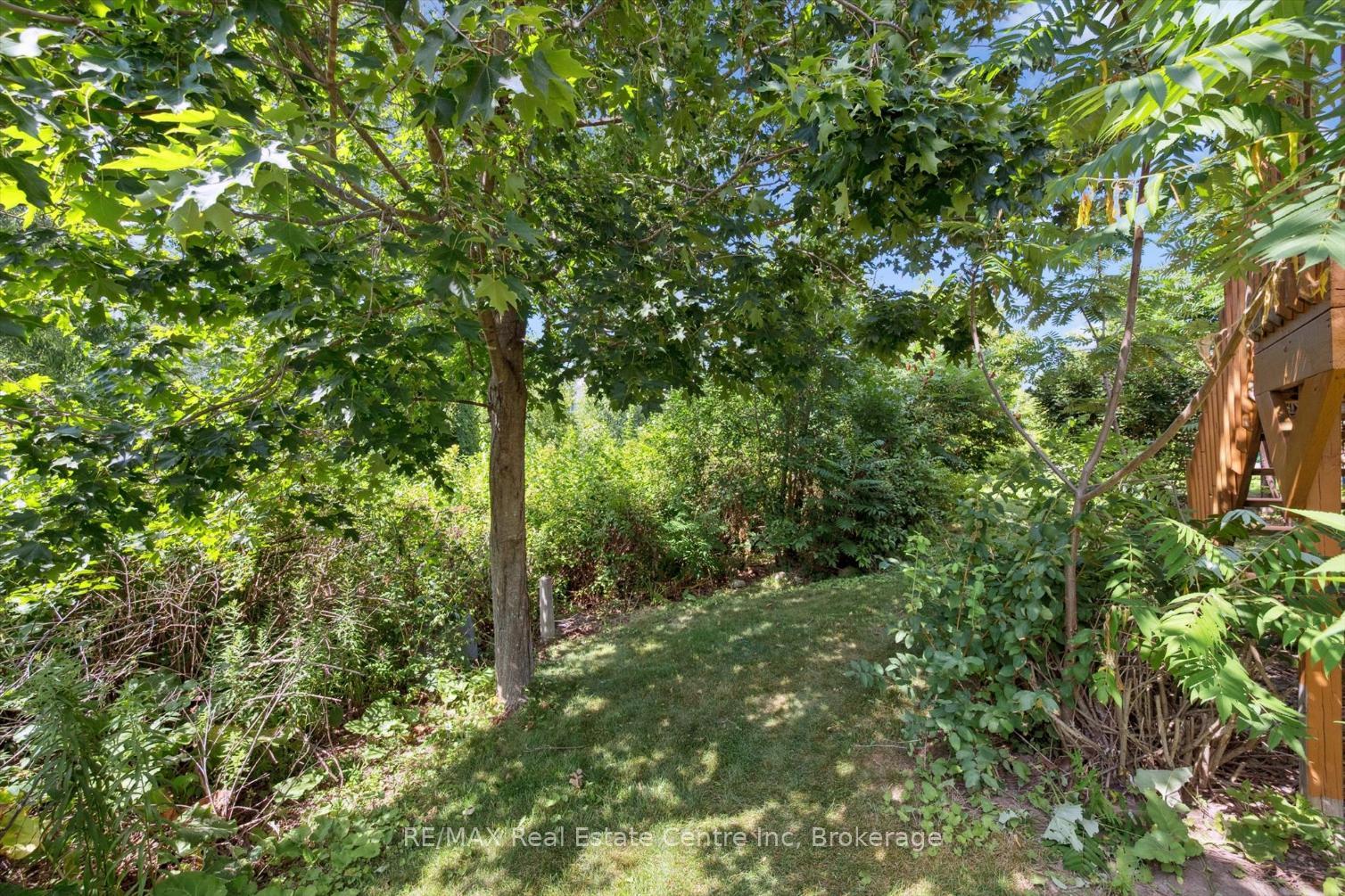 Photo 24 of 10 Eugene Drive, Guelph, Pineridge/Westminster Woods — HOMEH