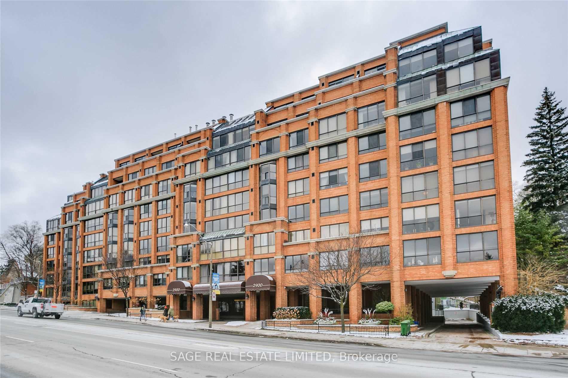 Front of Unit 504, 2900 Yonge Street