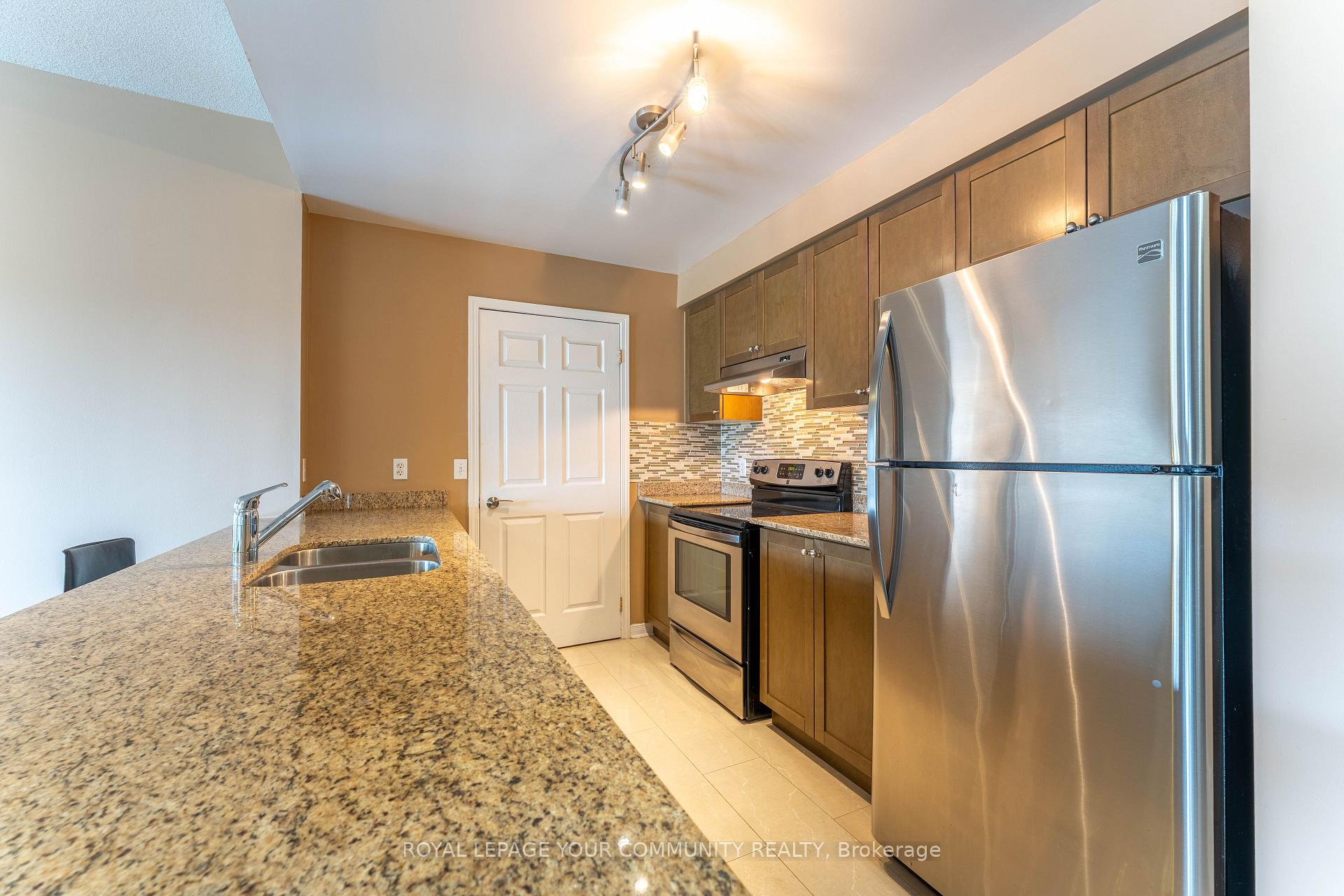 Photo 15 of Unit 619, 1 Maison Parc Court, Vaughan, Lakeview Estates — HOMEH