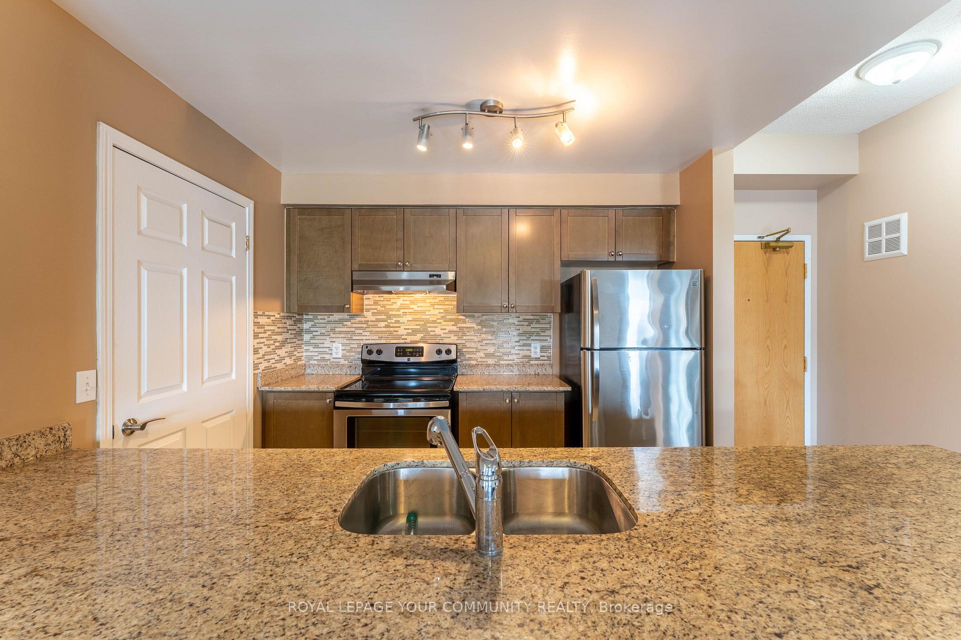 Photo 11 of Unit 619, 1 Maison Parc Court, Vaughan, Lakeview Estates — HOMEH