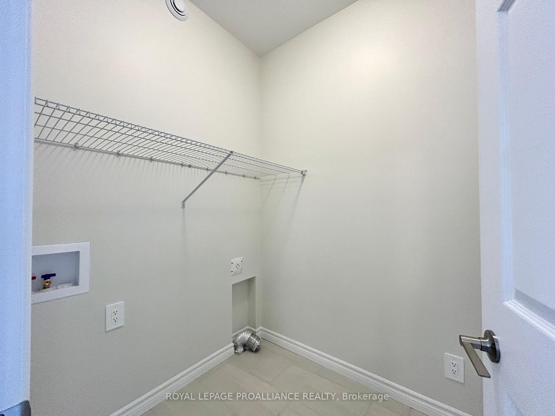 Photo 3 of Unit 4, 99 Cloverleaf Drive, Belleville, Belleville Ward — HOMEH
