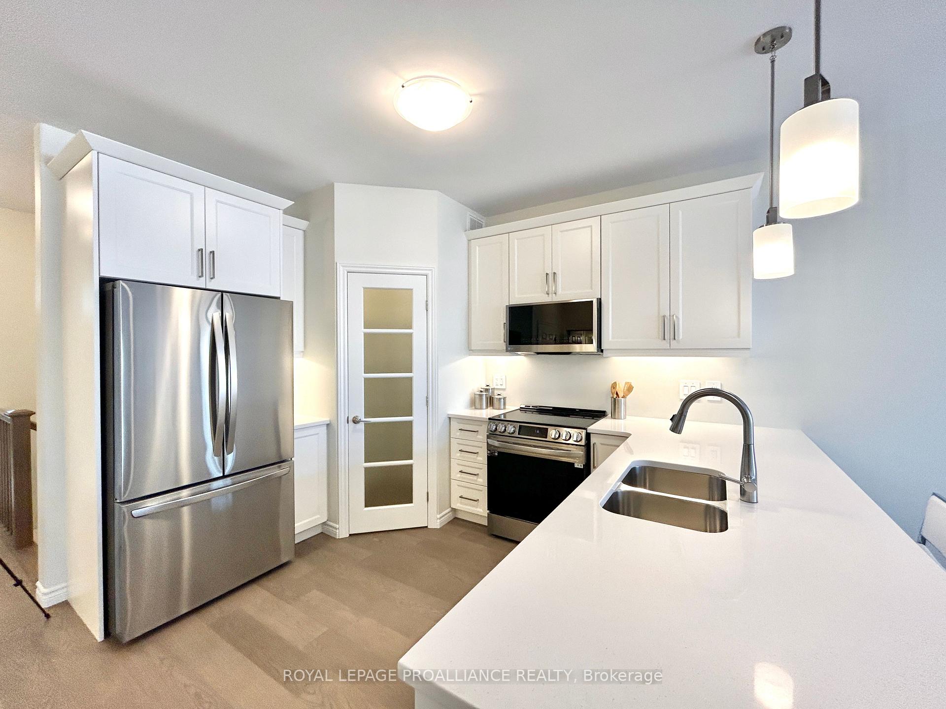 Photo 10 of Unit 4, 99 Cloverleaf Drive, Belleville, Belleville Ward — HOMEH