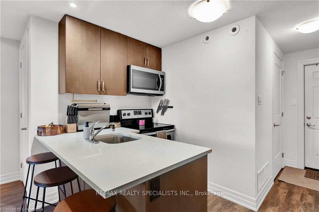 Photo 6 of Unit 4, 275 Max Becker Drive, Kitchener — HOMEH