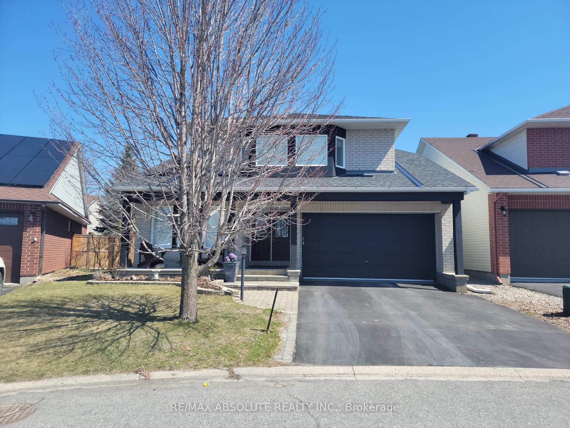 Front of 48 Settler's Ridge Way
