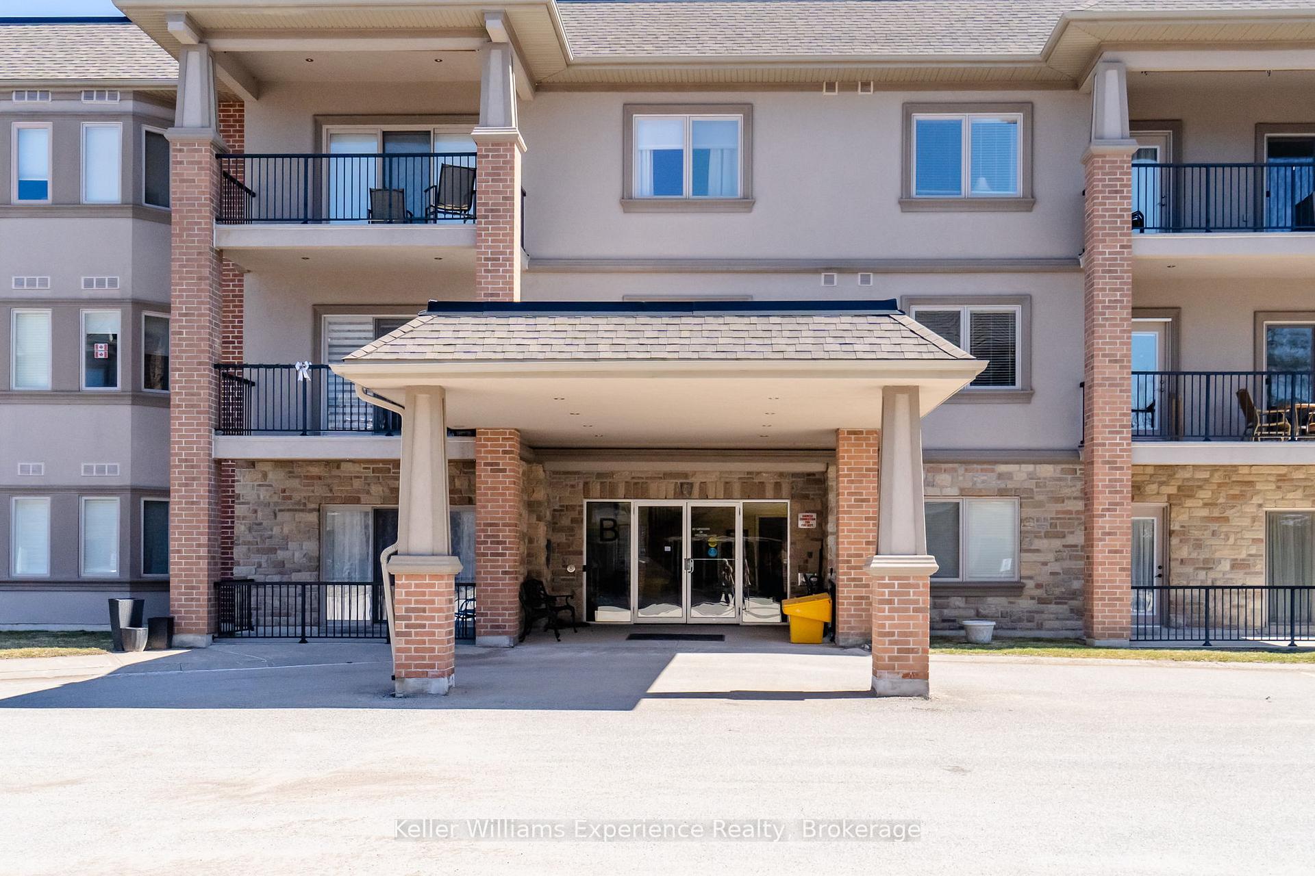 Photo 9 of Unit 101, 19B Yonge Street N, Springwater, Elmvale — HOMEH