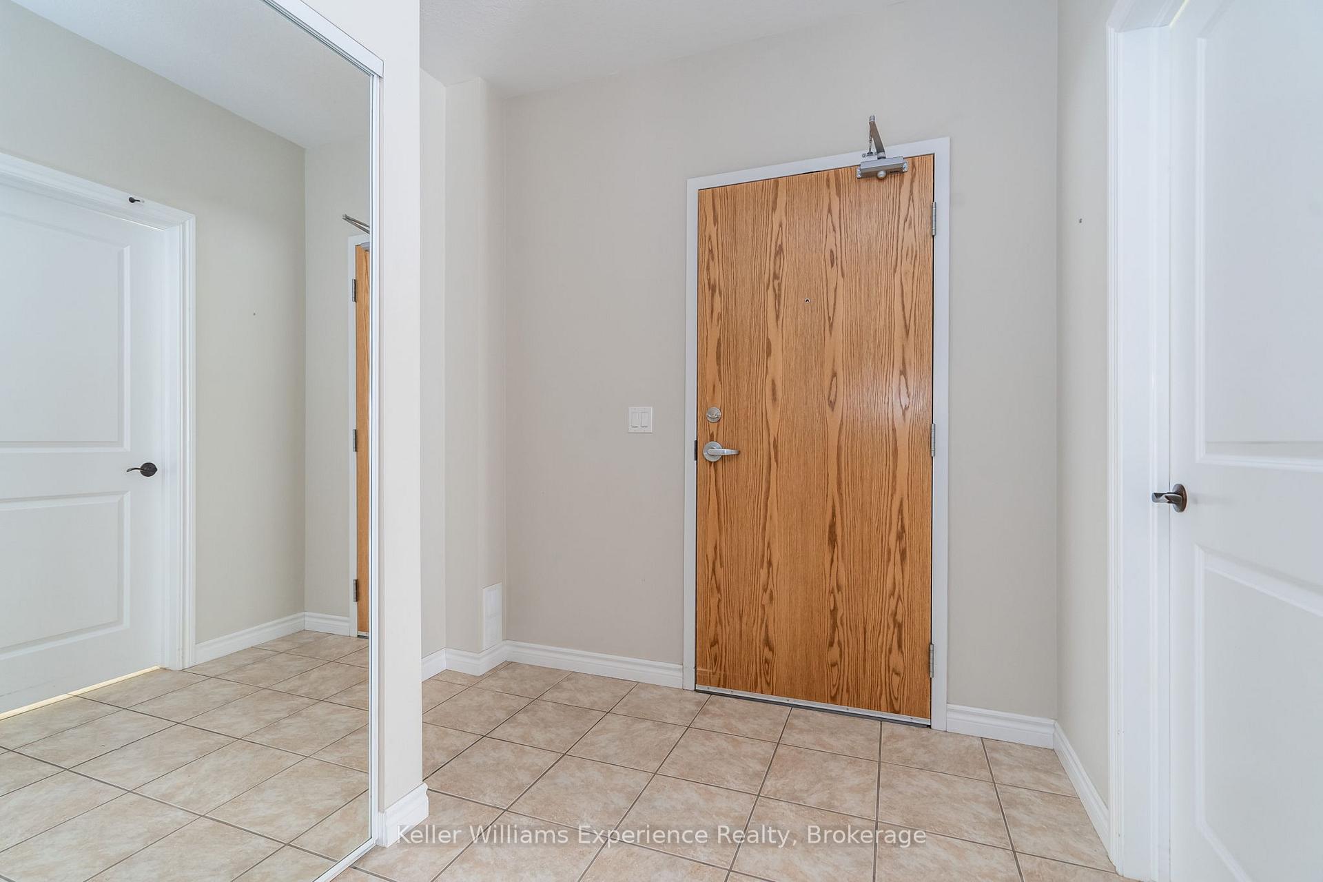 Photo 4 of Unit 101, 19B Yonge Street N, Springwater, Elmvale — HOMEH