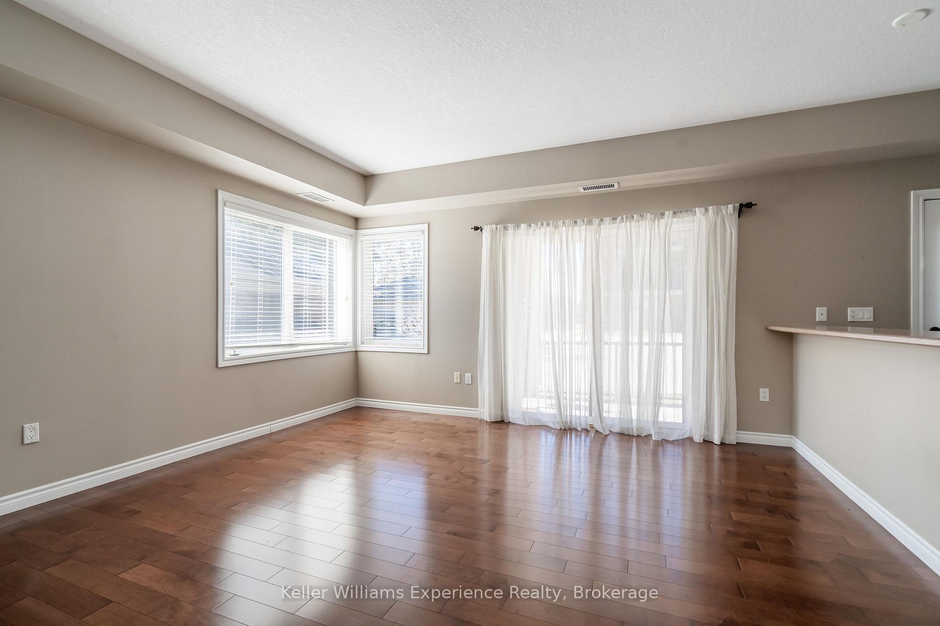 Photo 17 of Unit 101, 19B Yonge Street N, Springwater, Elmvale — HOMEH