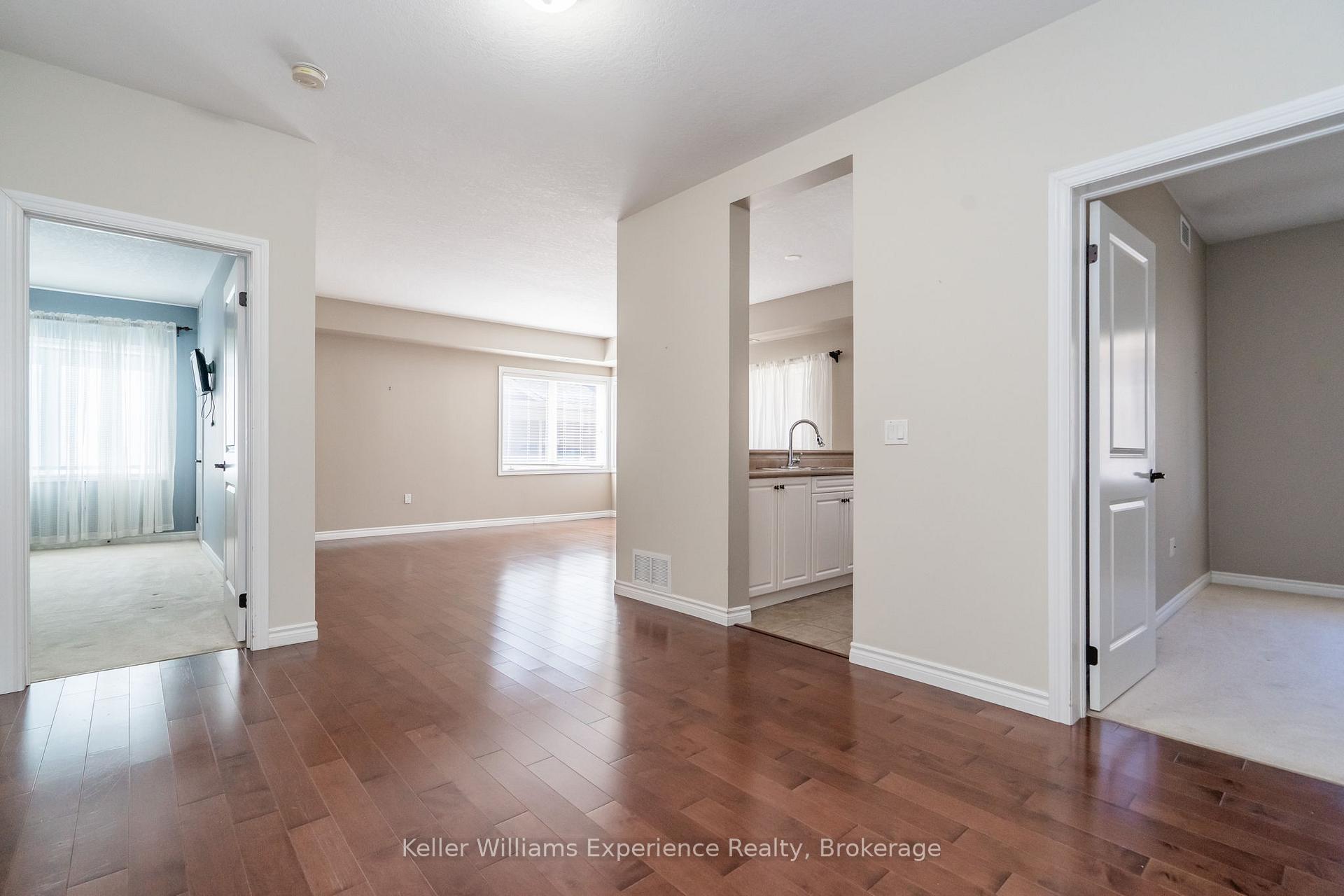 Photo 6 of Unit 101, 19B Yonge Street N, Springwater, Elmvale — HOMEH