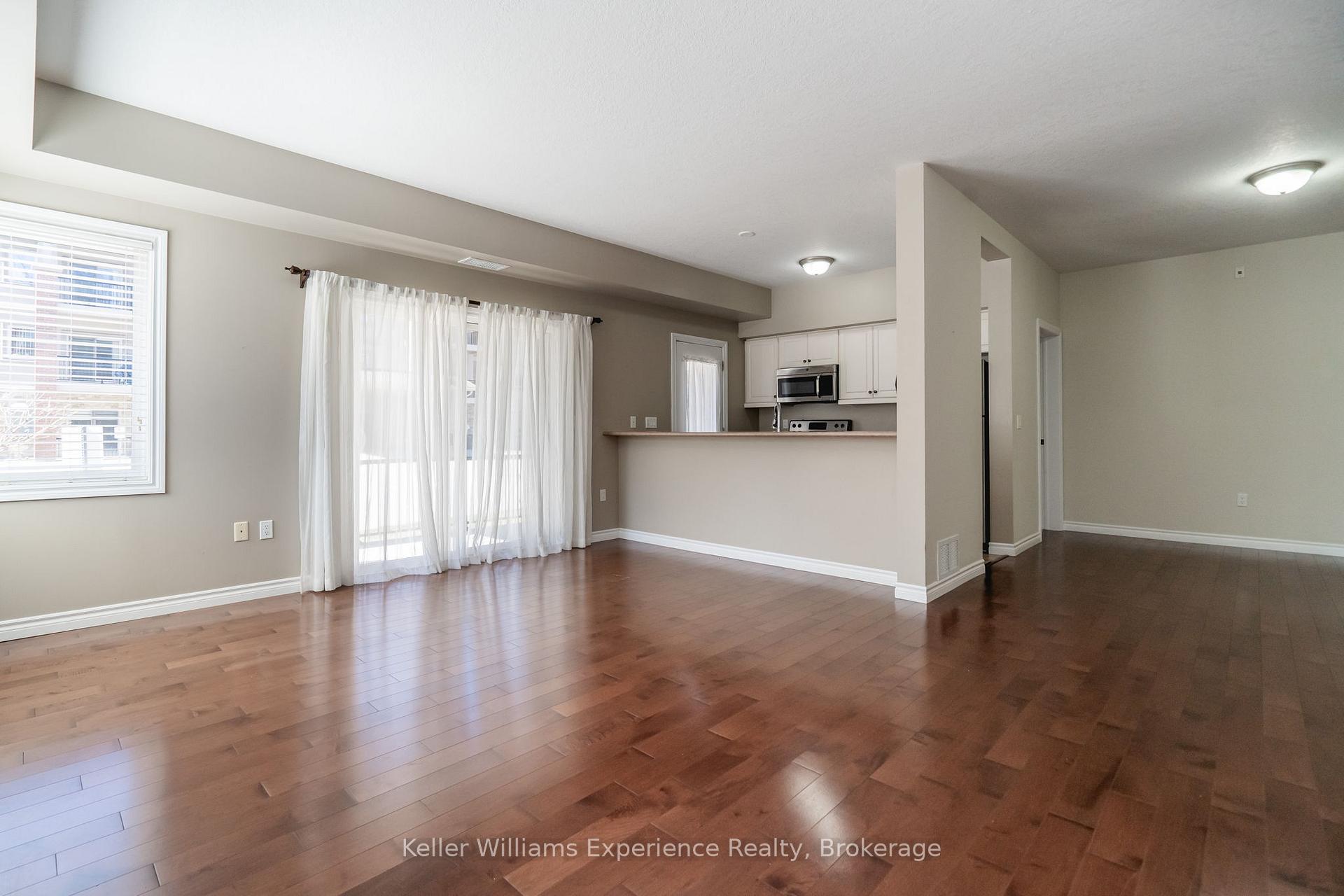 Photo 8 of Unit 101, 19B Yonge Street N, Springwater, Elmvale — HOMEH