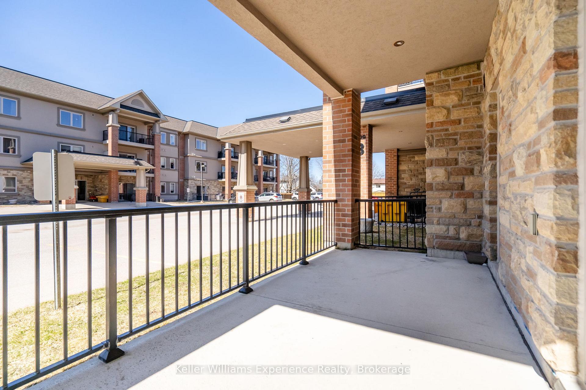 Photo 16 of Unit 101, 19B Yonge Street N, Springwater, Elmvale — HOMEH