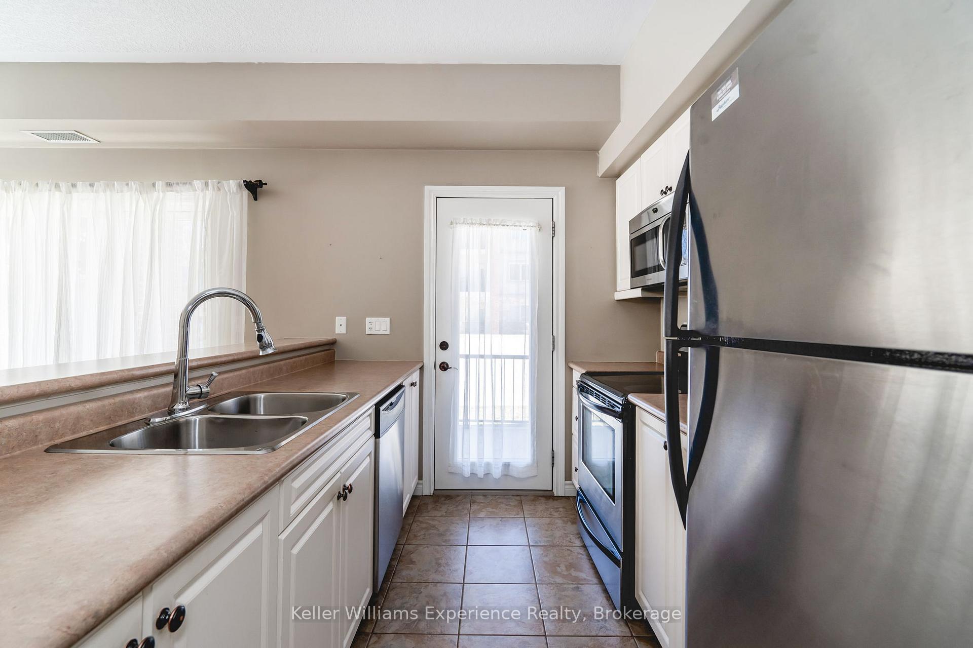 Photo 25 of Unit 101, 19B Yonge Street N, Springwater, Elmvale — HOMEH