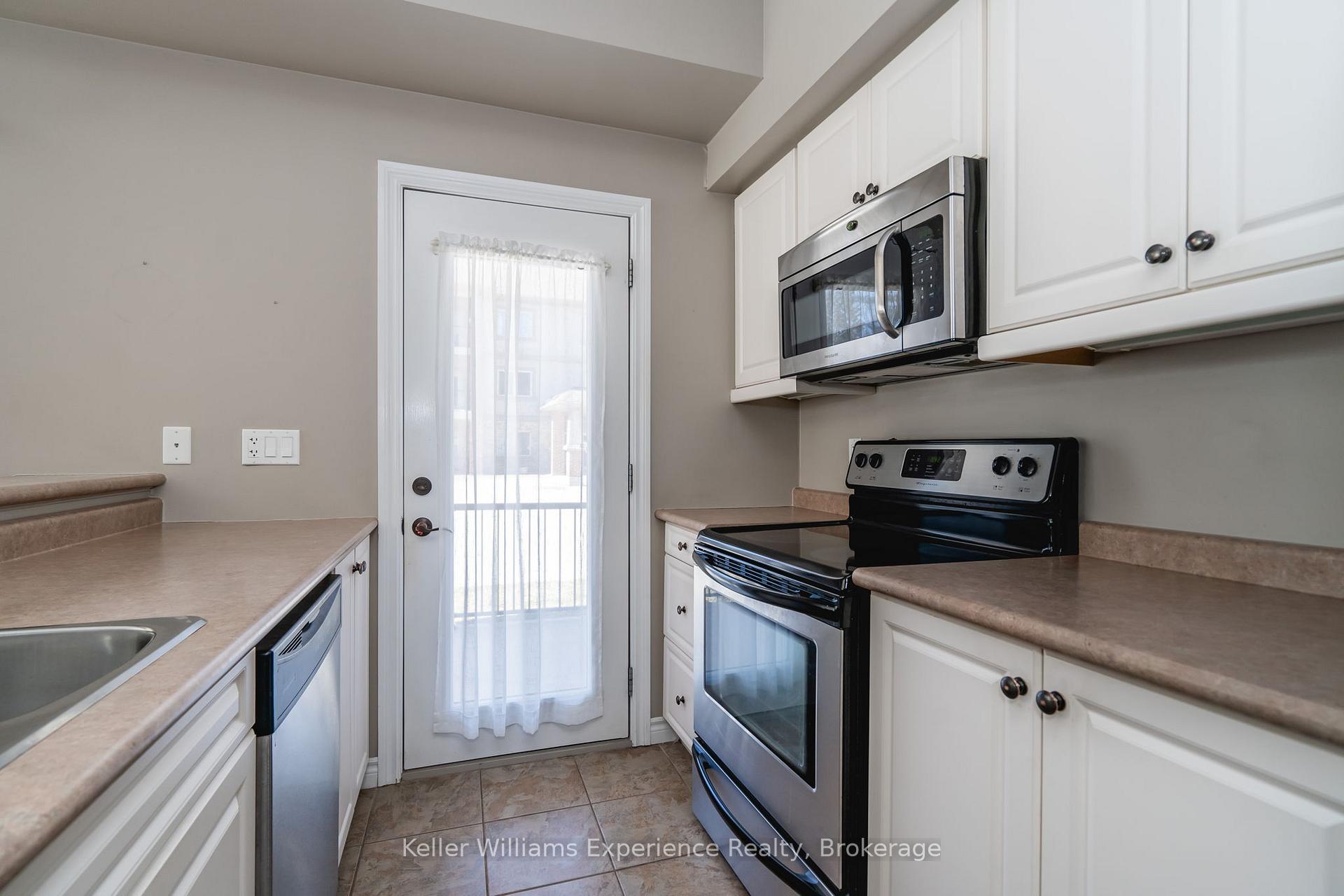 Photo 15 of Unit 101, 19B Yonge Street N, Springwater, Elmvale — HOMEH