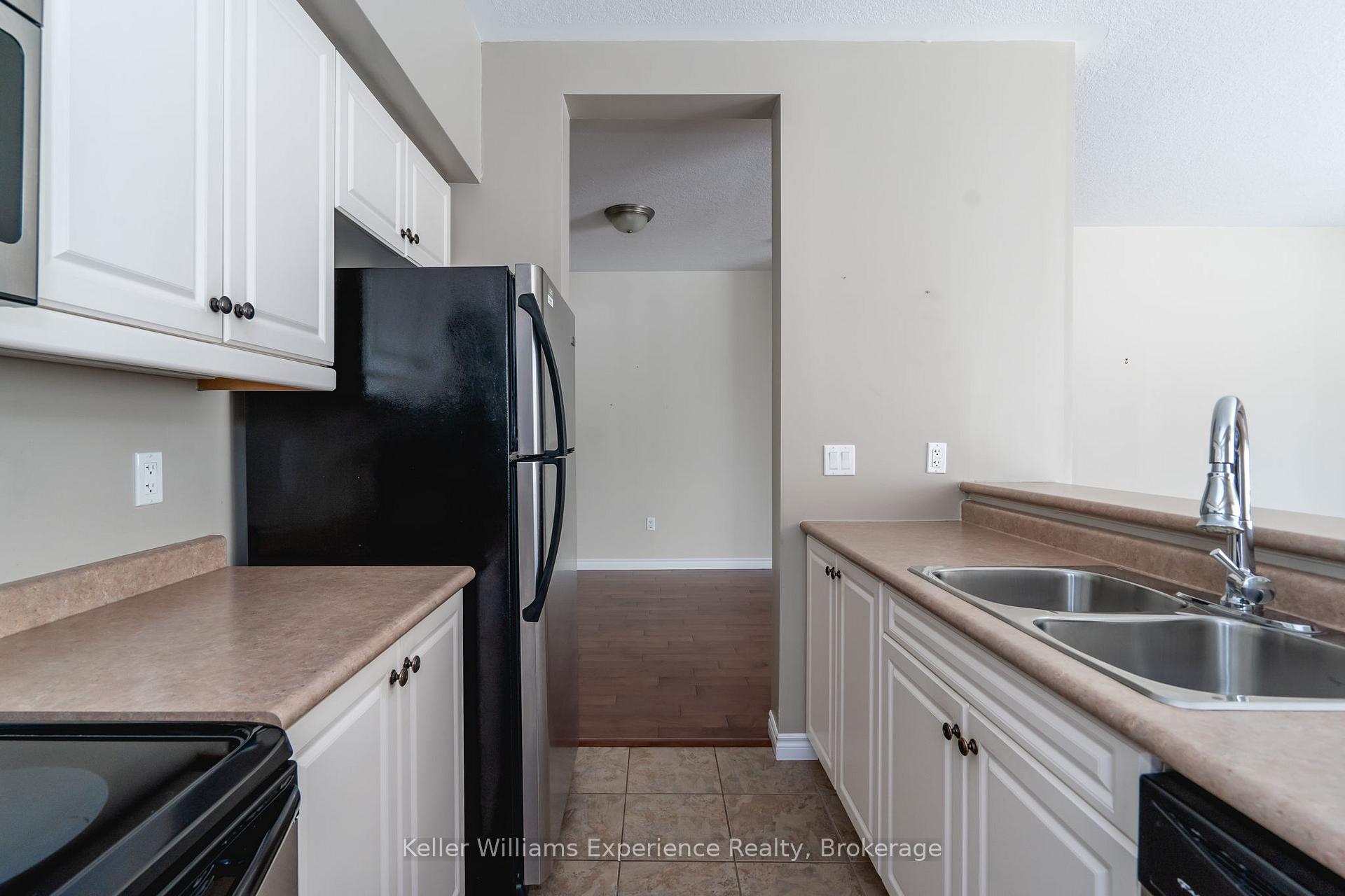Photo 14 of Unit 101, 19B Yonge Street N, Springwater, Elmvale — HOMEH