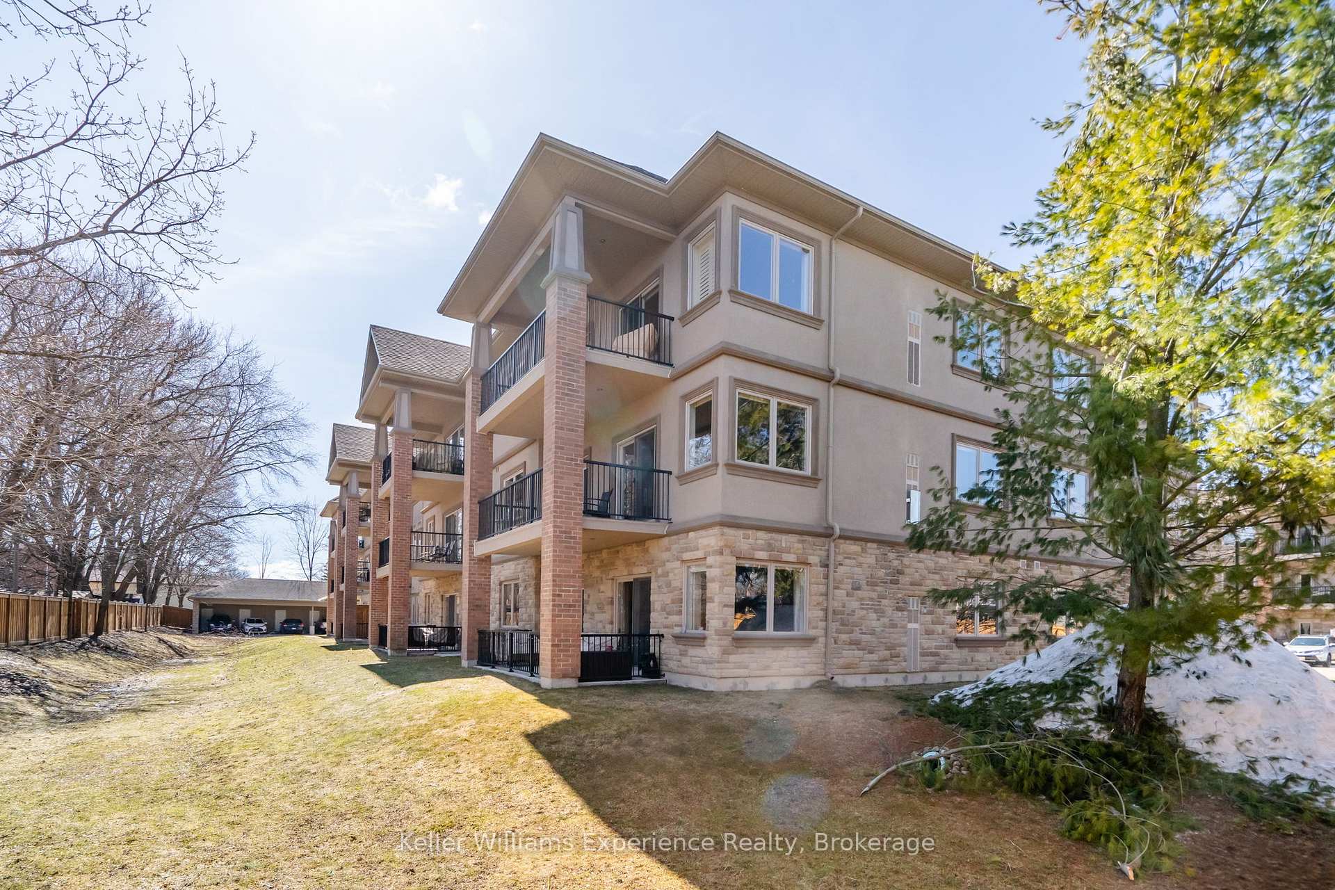 Photo 28 of Unit 101, 19B Yonge Street N, Springwater, Elmvale — HOMEH