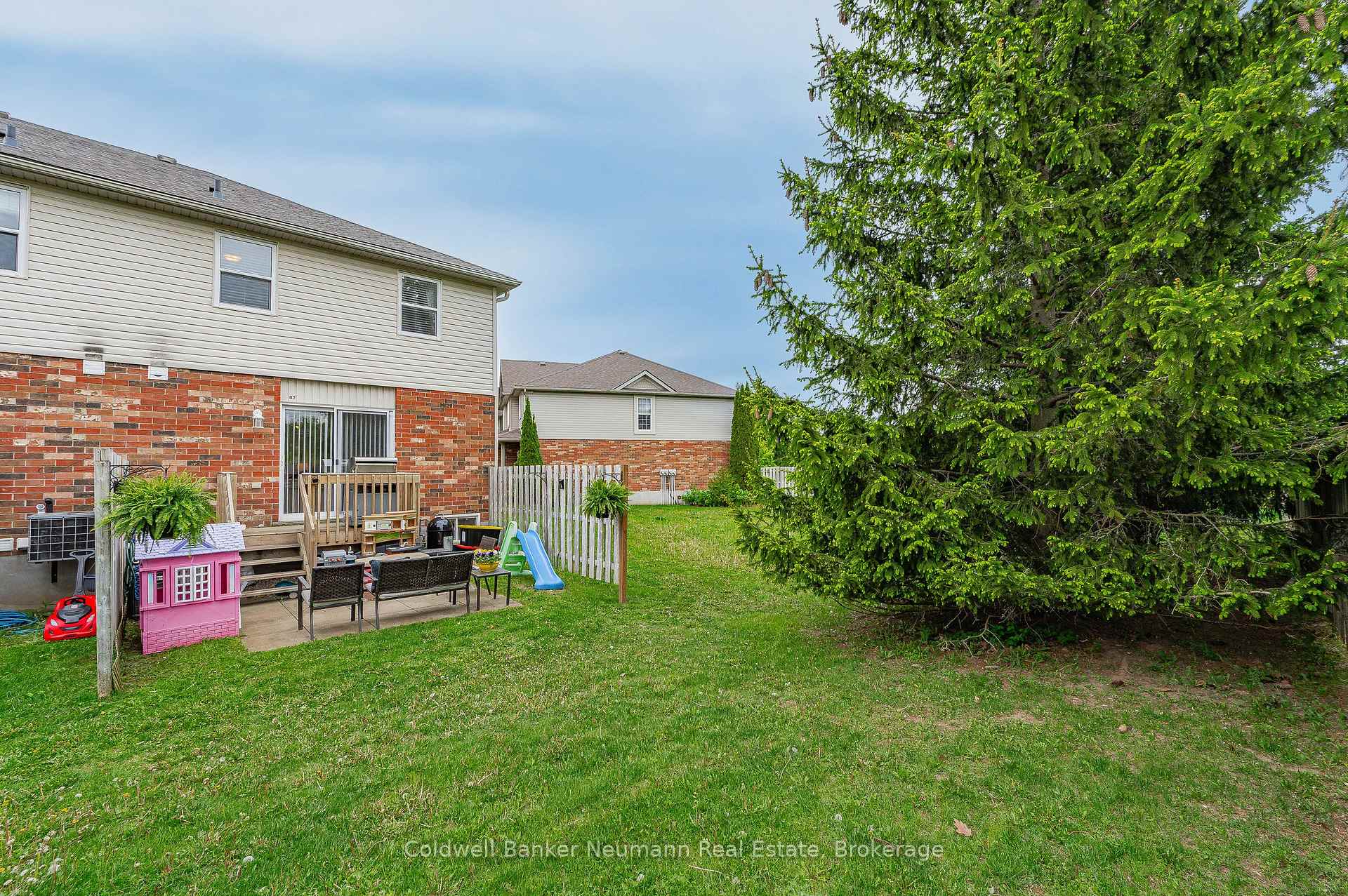 Photo 31 of Unit #87, 30 Imperial Road S, Guelph, Willow West/Sugarbush/West Acres — HOMEH