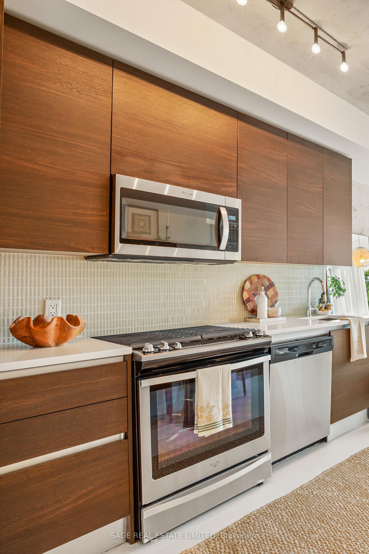 Photo 3 of Unit 406, 246 Logan Avenue, Toronto, South Riverdale — HOMEH