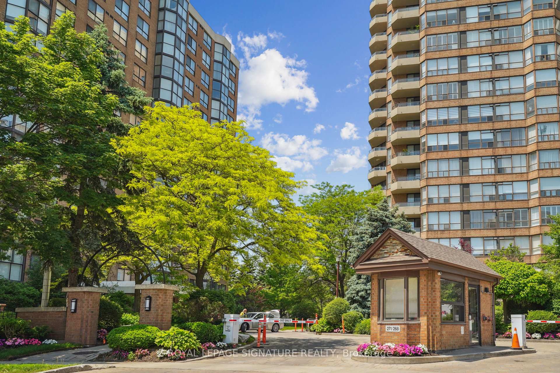Photo 1 of Unit 407, 271 Ridley Boulevard, Toronto, Bedford Park-Nortown — HOMEH