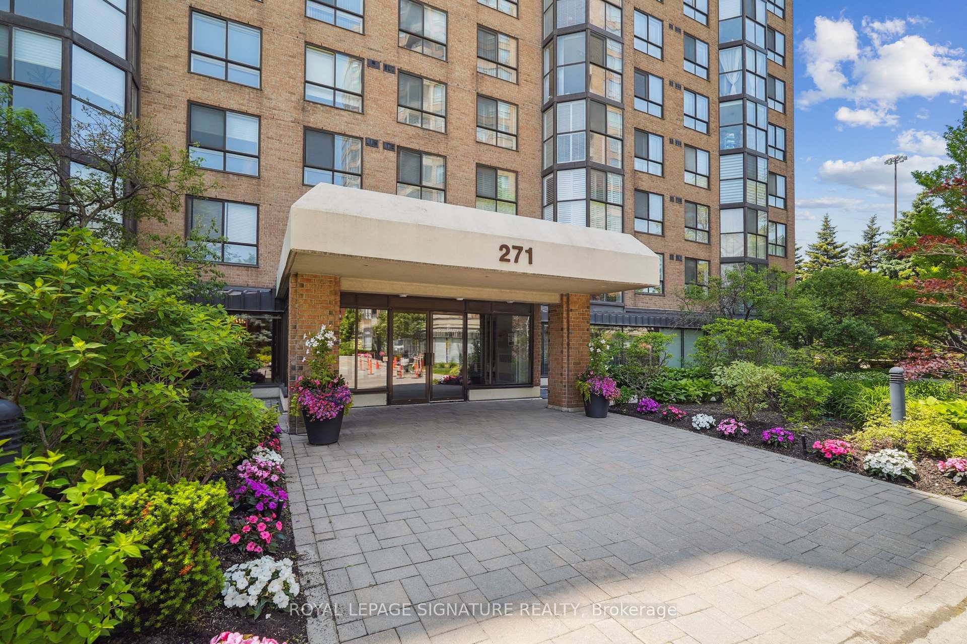 Photo 2 of Unit 407, 271 Ridley Boulevard, Toronto, Bedford Park-Nortown — HOMEH
