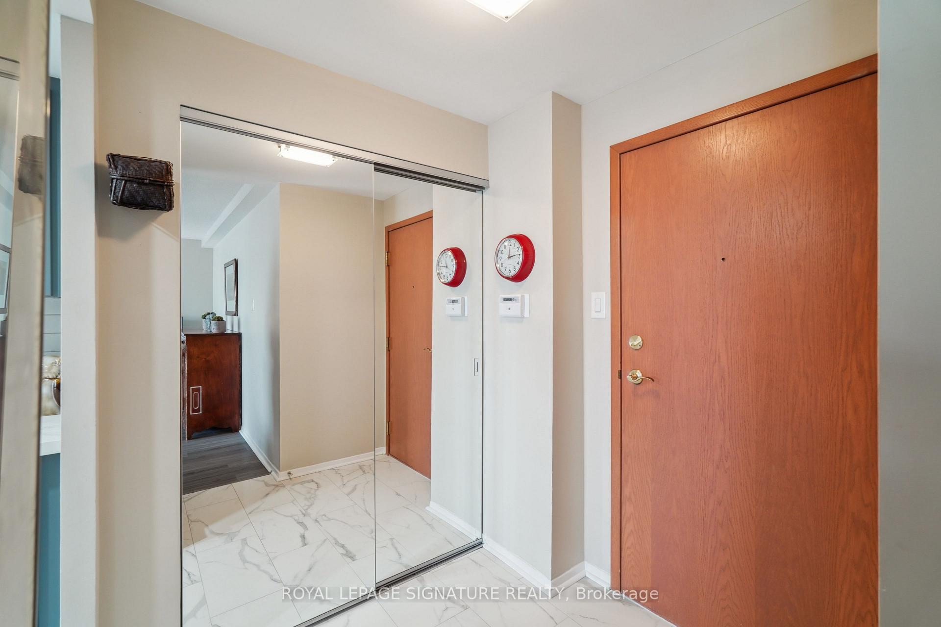 Photo 4 of Unit 407, 271 Ridley Boulevard, Toronto, Bedford Park-Nortown — HOMEH