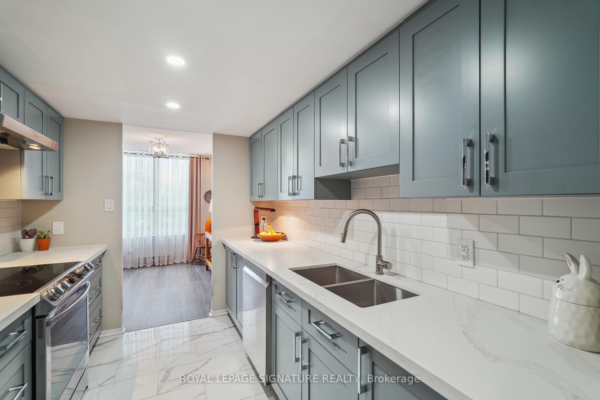 Photo 3 of Unit 407, 271 Ridley Boulevard, Toronto, Bedford Park-Nortown — HOMEH