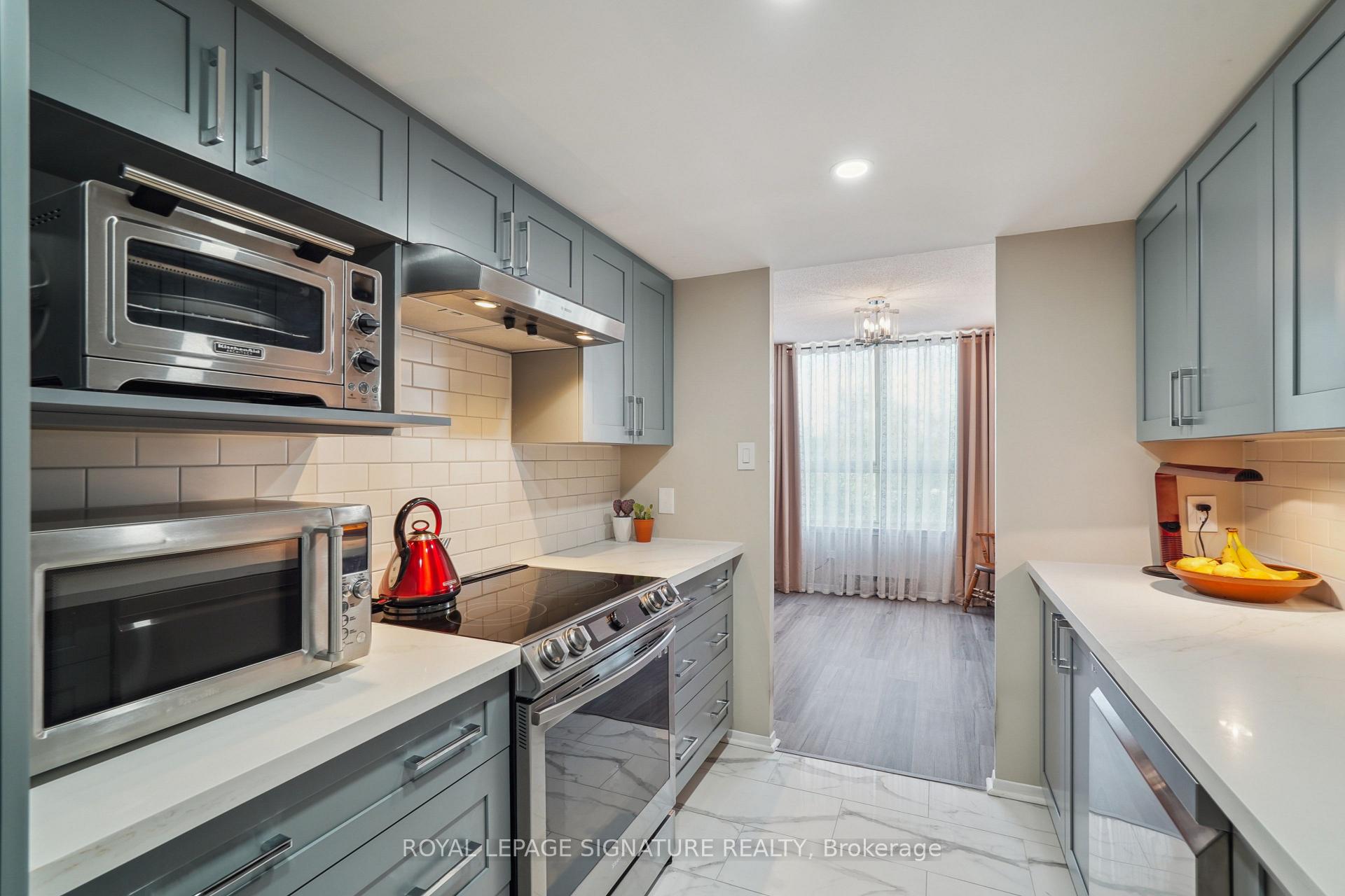 Photo 8 of Unit 407, 271 Ridley Boulevard, Toronto, Bedford Park-Nortown — HOMEH