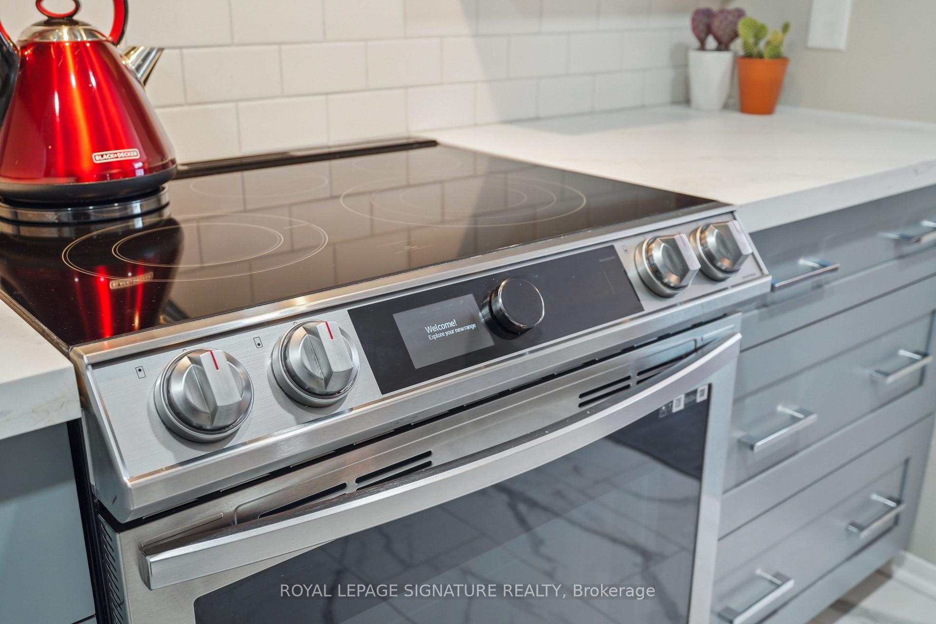 Photo 11 of Unit 407, 271 Ridley Boulevard, Toronto, Bedford Park-Nortown — HOMEH