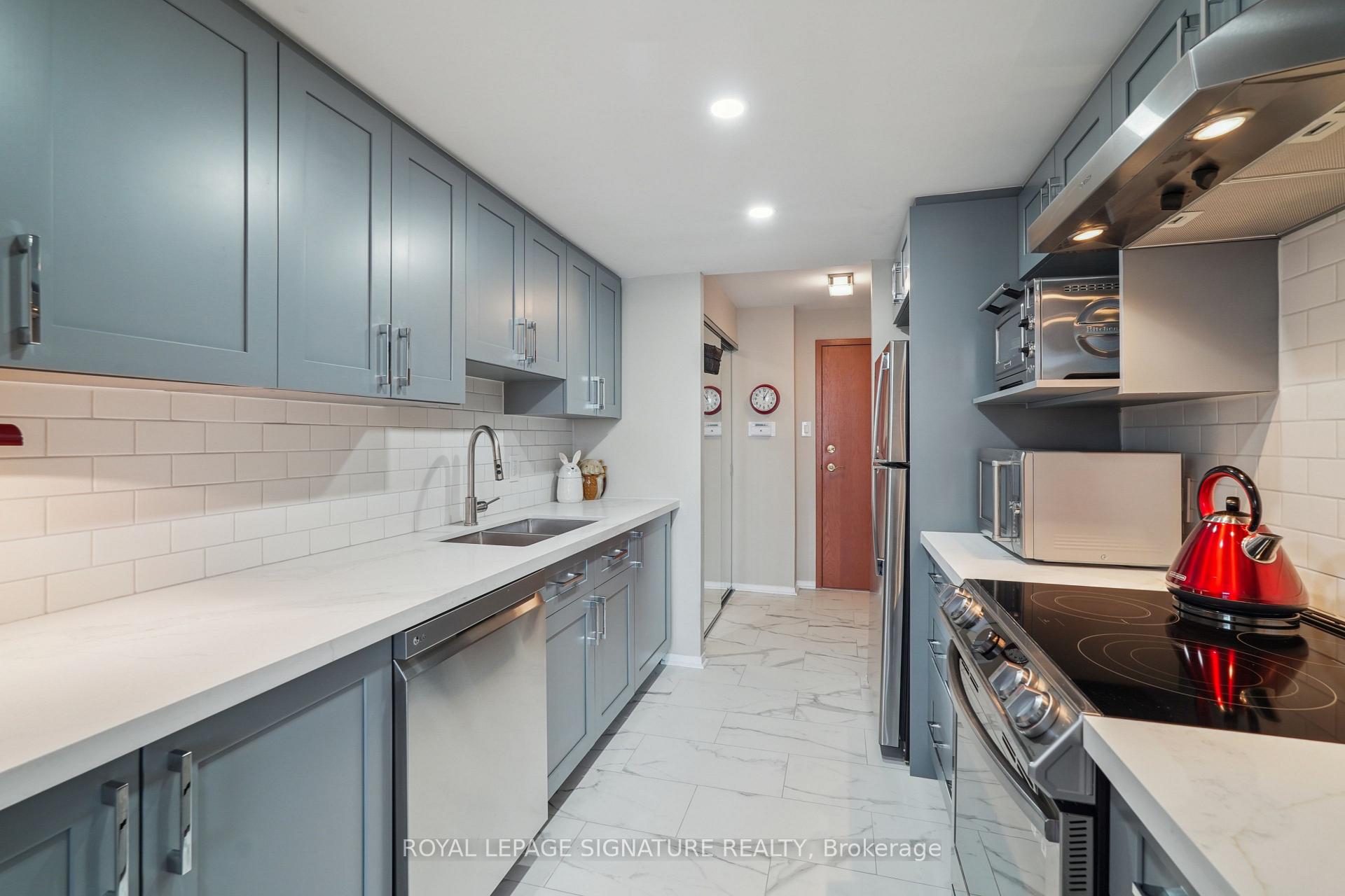 Photo 5 of Unit 407, 271 Ridley Boulevard, Toronto, Bedford Park-Nortown — HOMEH