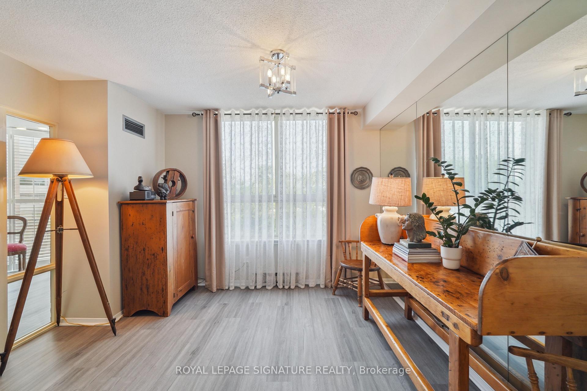 Photo 7 of Unit 407, 271 Ridley Boulevard, Toronto, Bedford Park-Nortown — HOMEH