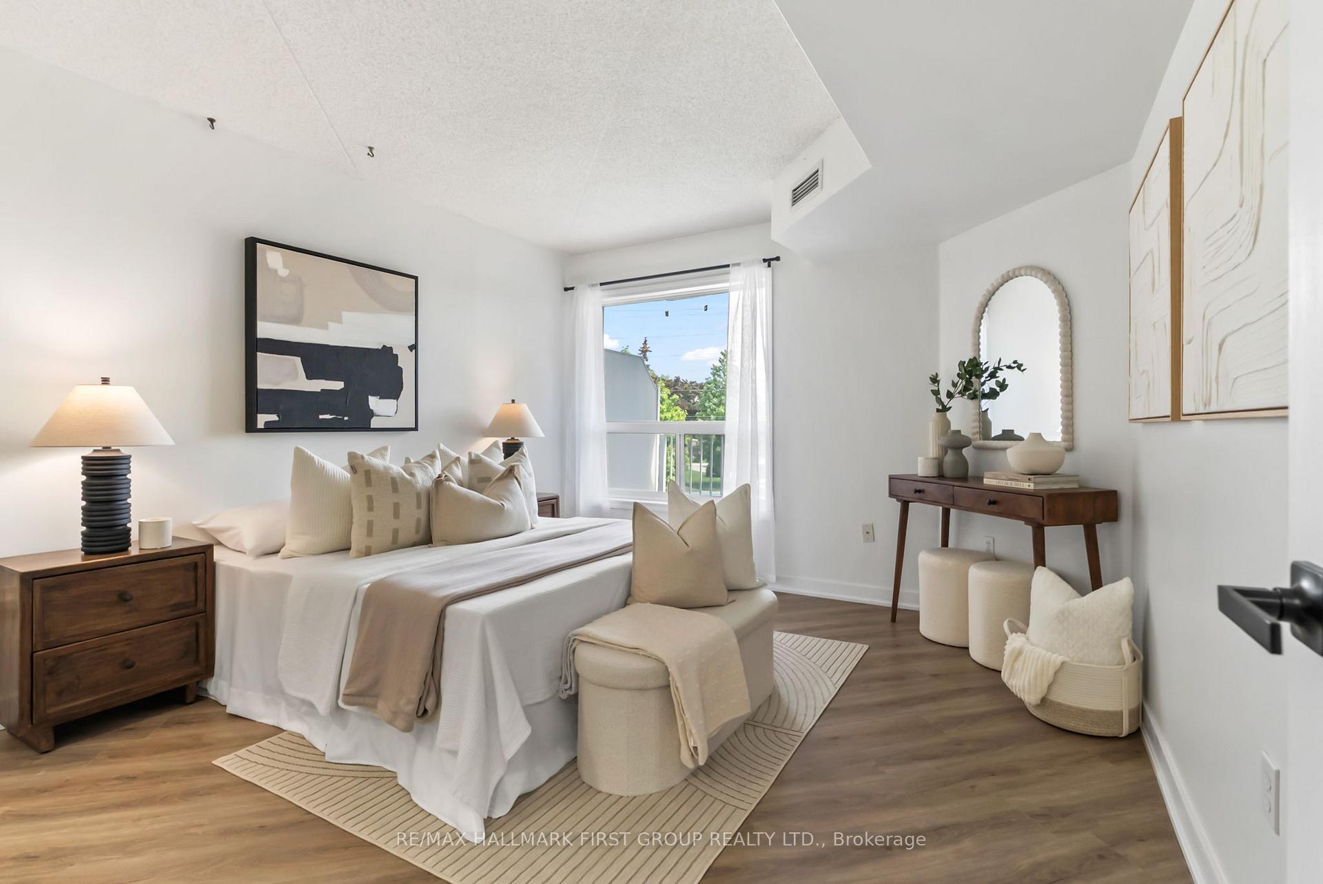 Photo 8 of Unit 201, 95 Wellington Street, Clarington, Bowmanville — HOMEH