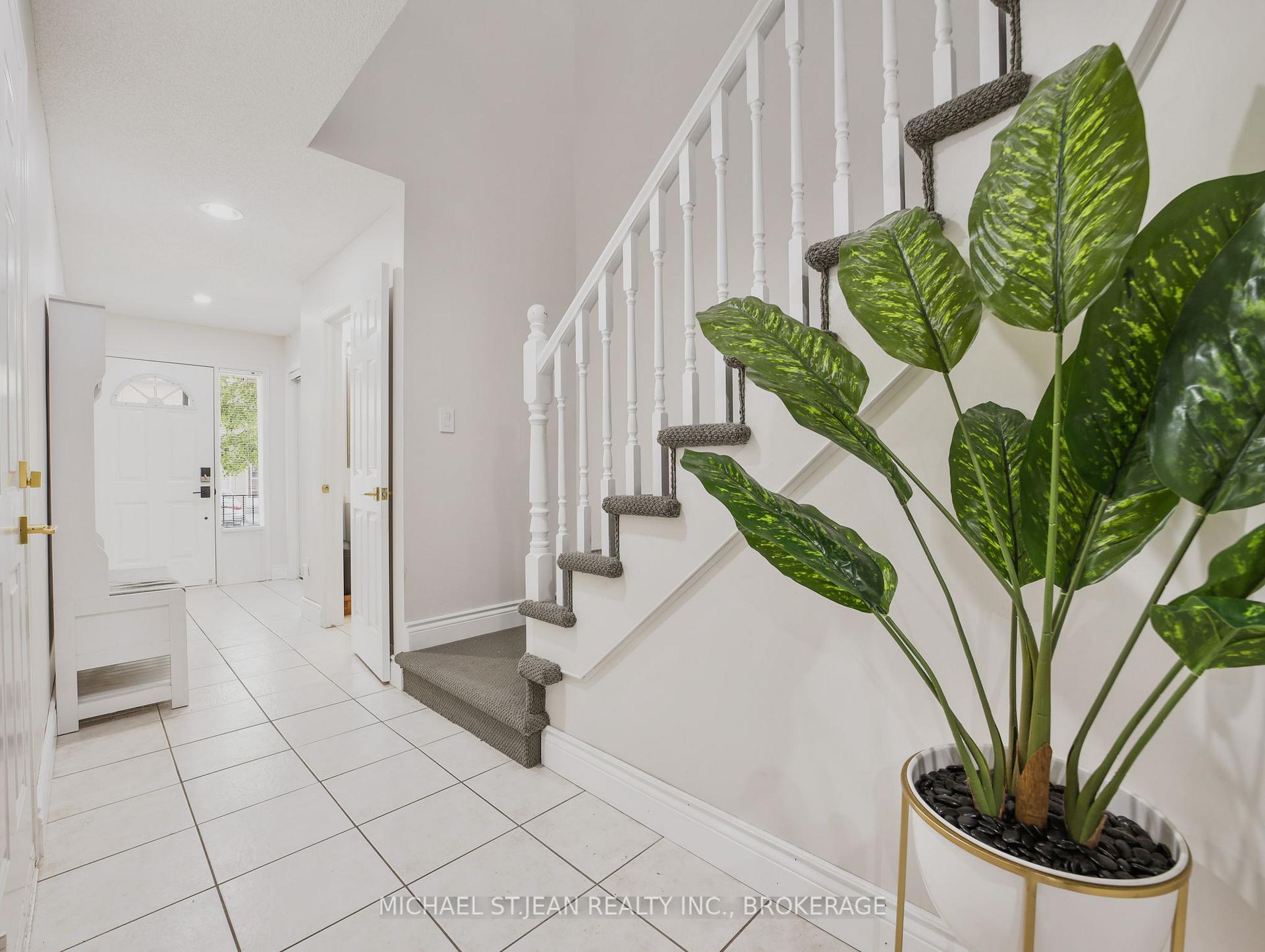 Photo 11 of Unit 33, 1889 Upper Wentworth Street, Hamilton, Allison — HOMEH