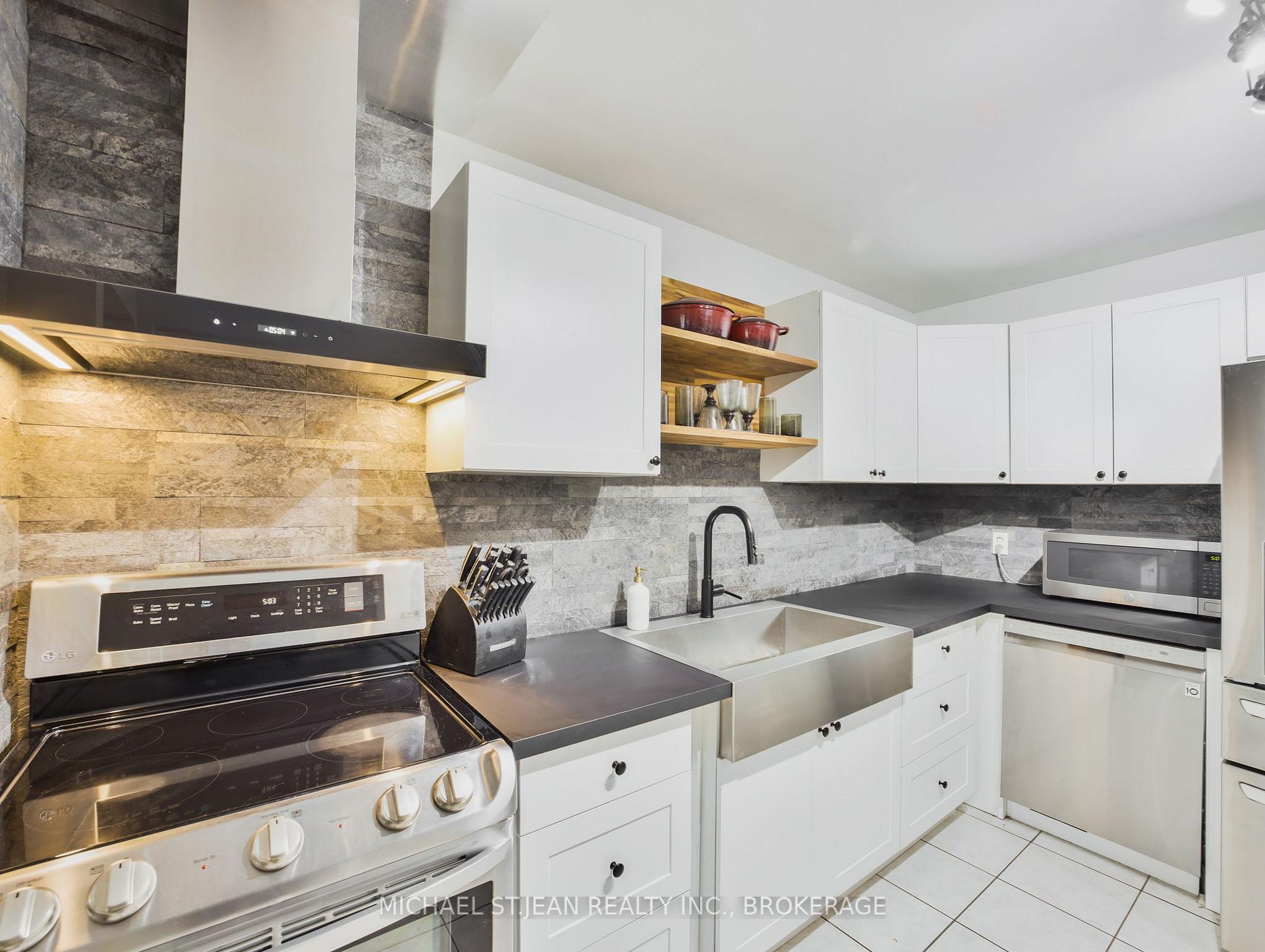 Photo 10 of Unit 33, 1889 Upper Wentworth Street, Hamilton, Allison — HOMEH