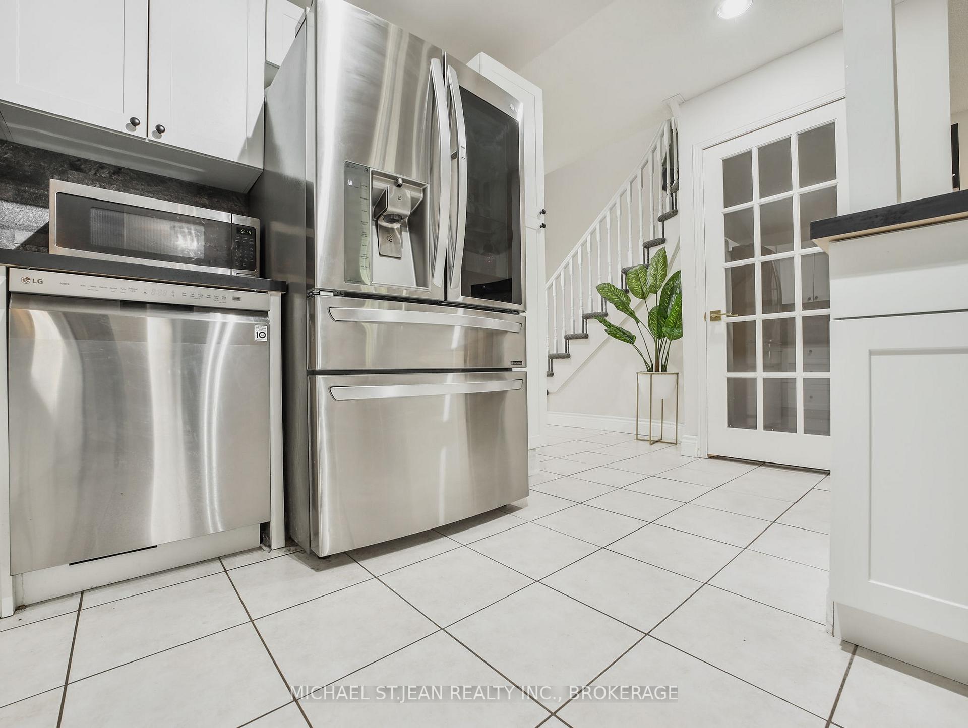 Photo 5 of Unit 33, 1889 Upper Wentworth Street, Hamilton, Allison — HOMEH