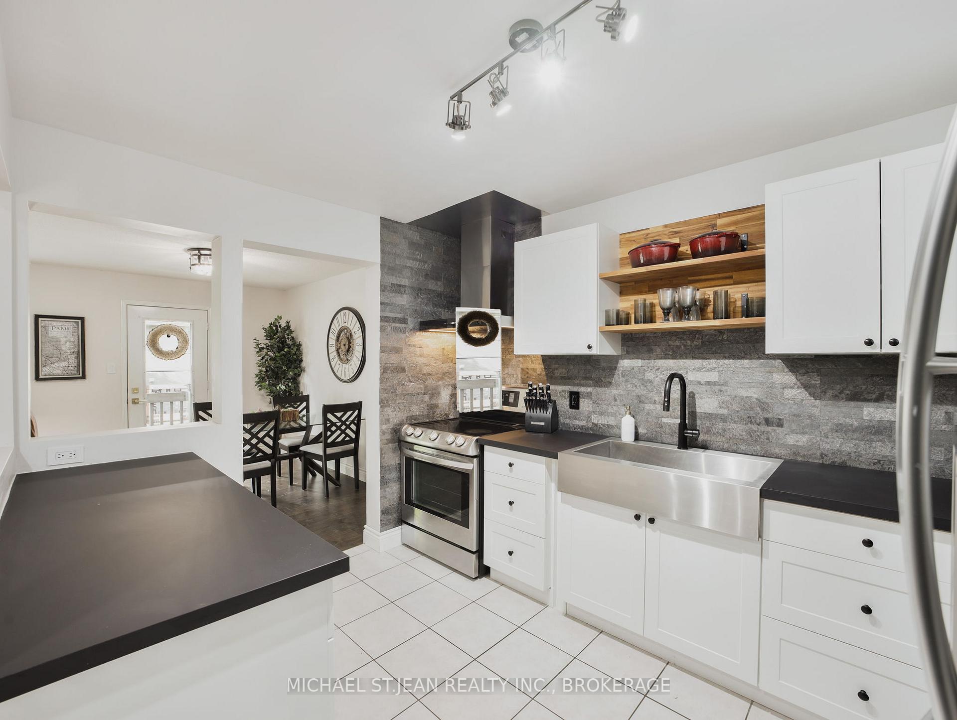Photo 9 of Unit 33, 1889 Upper Wentworth Street, Hamilton, Allison — HOMEH