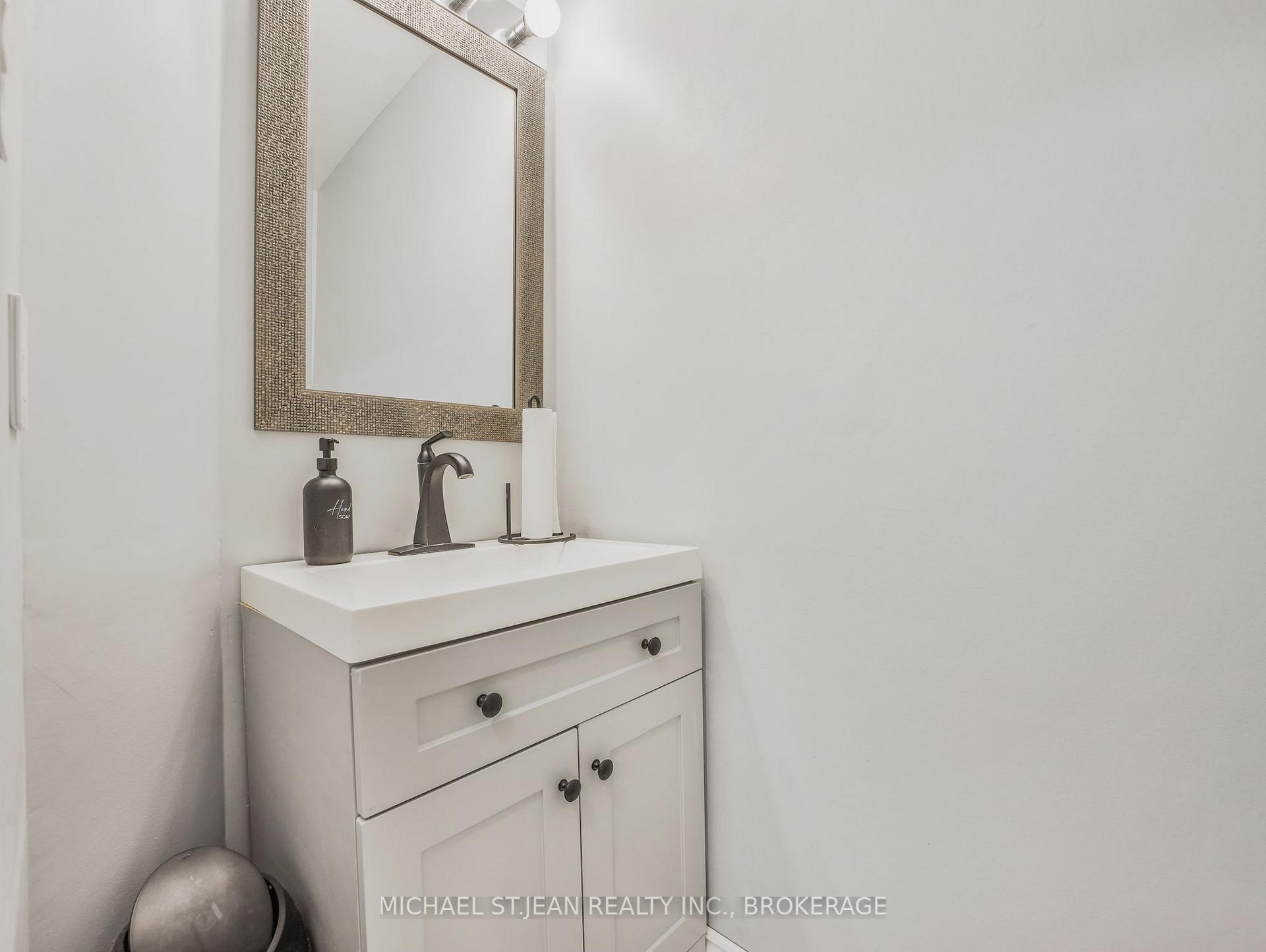 Photo 13 of Unit 33, 1889 Upper Wentworth Street, Hamilton, Allison — HOMEH