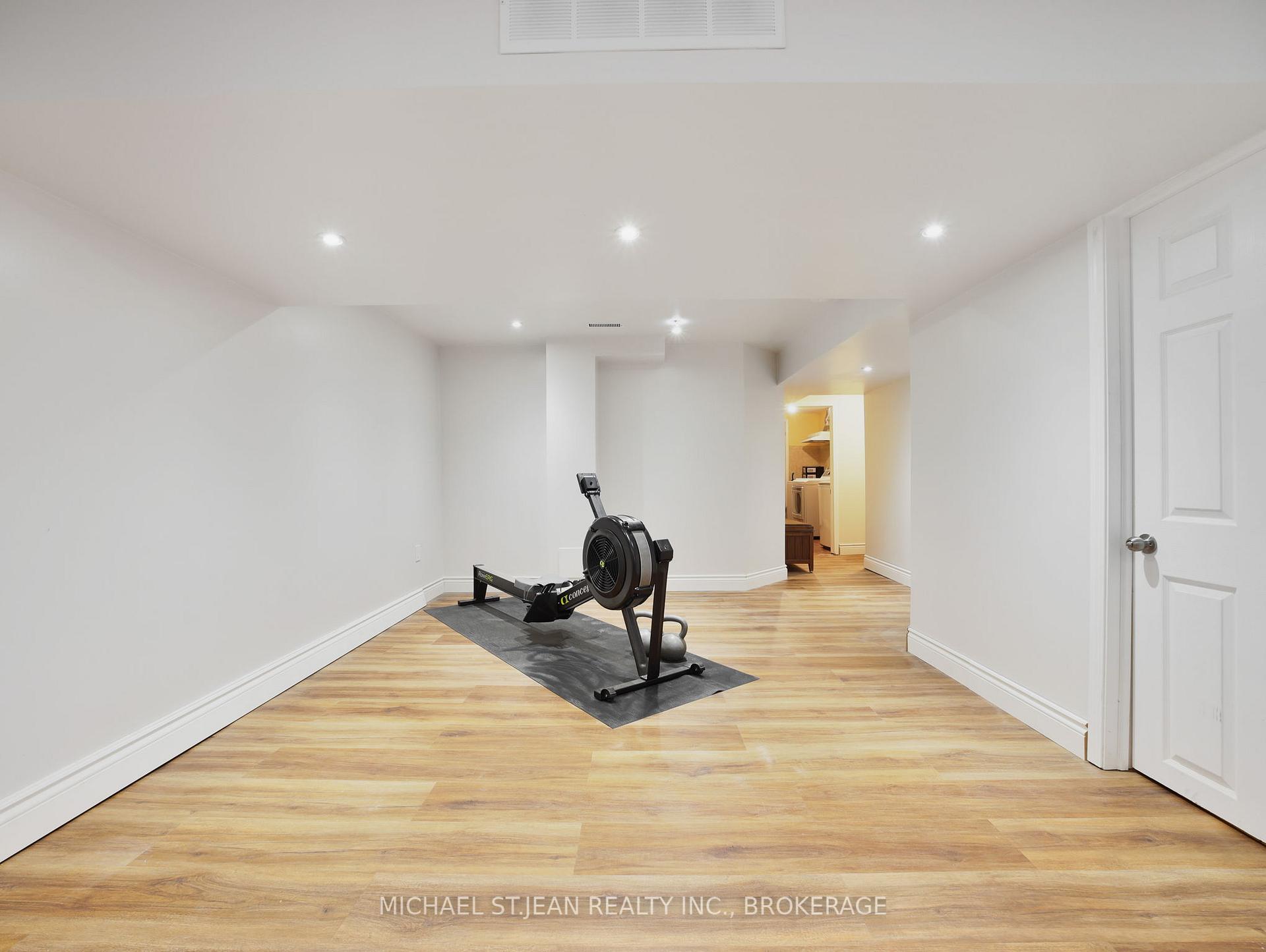 Photo 31 of Unit 33, 1889 Upper Wentworth Street, Hamilton, Allison — HOMEH