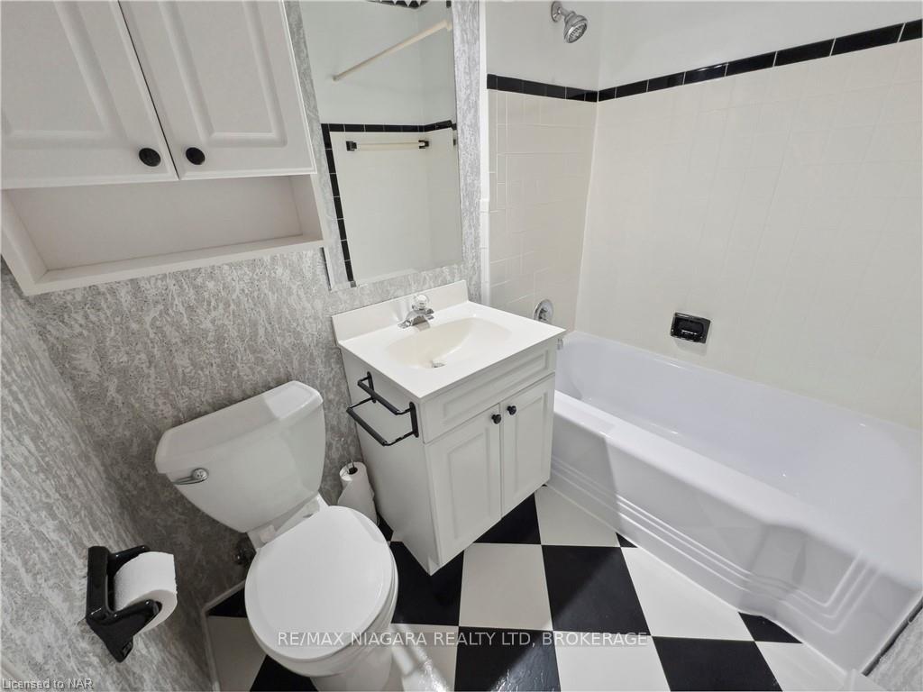 Photo 4 of Unit 505, 2 Ridelle Avenue, Toronto, Forest Hill North — HOMEH