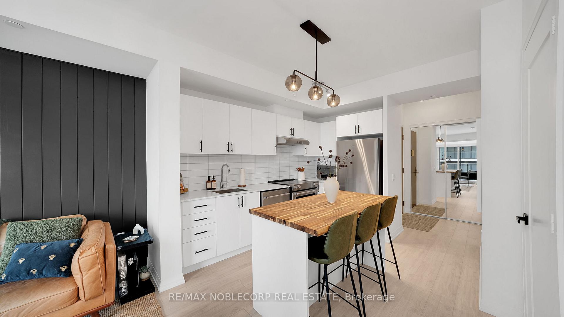 Photo 6 of Unit 2214, 9000 Jane Street, Vaughan, Concord — HOMEH