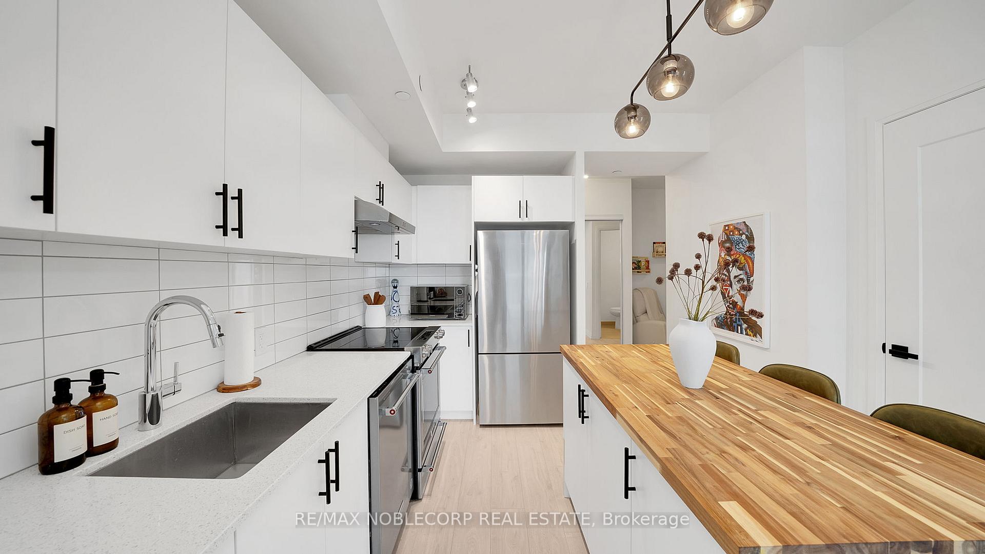 Photo 11 of Unit 2214, 9000 Jane Street, Vaughan, Concord — HOMEH