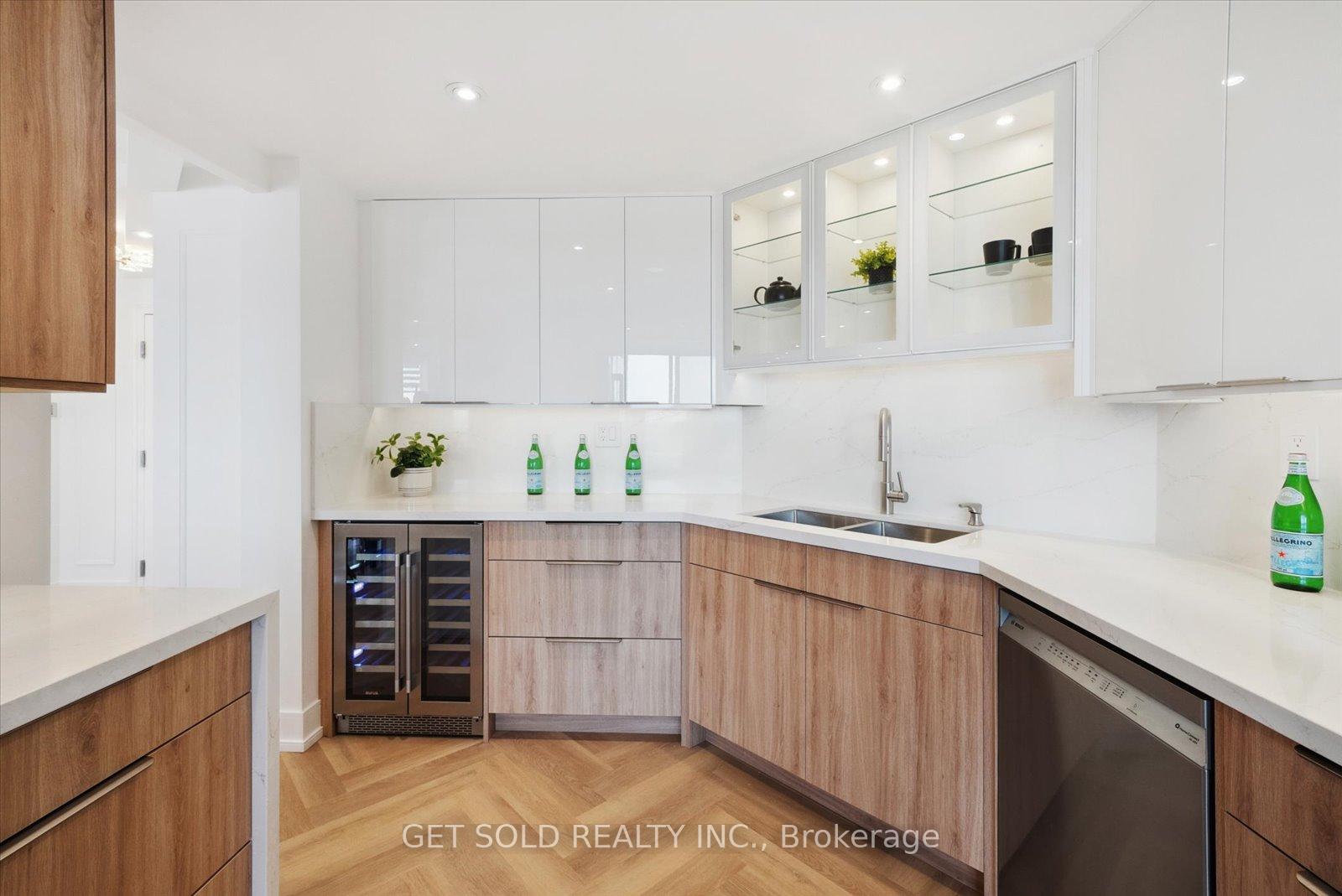 Photo 6 of Unit 1108, 7300 Yonge Street, Vaughan, Crestwood-Springfarm-Yorkhill — HOMEH