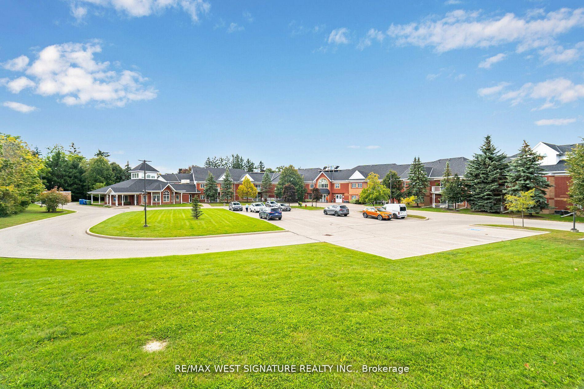 Photo 1 of Unit 106, 75 Treelawn Boulevard, Vaughan, Kleinburg — HOMEH