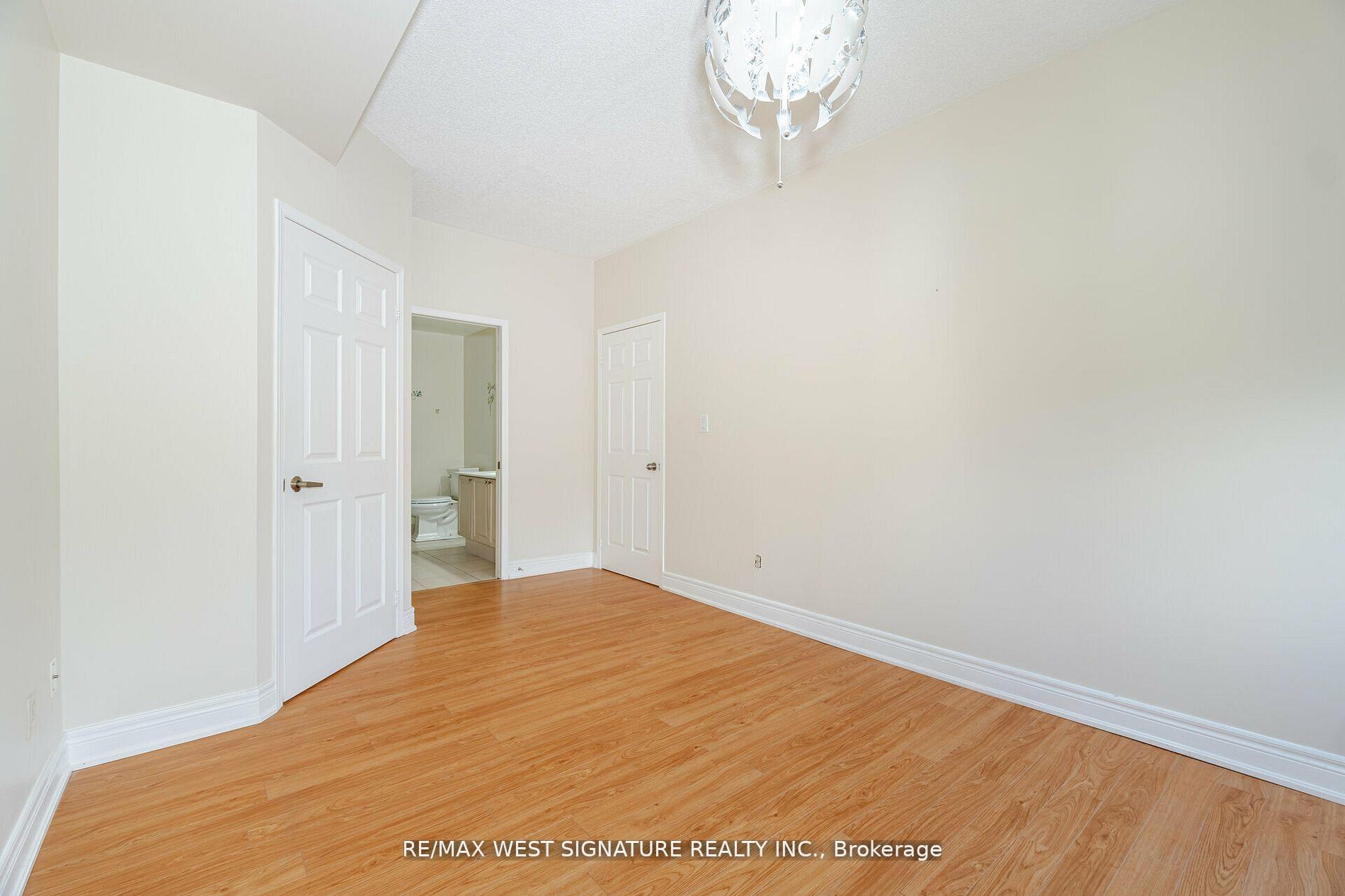 Photo 4 of Unit 106, 75 Treelawn Boulevard, Vaughan, Kleinburg — HOMEH